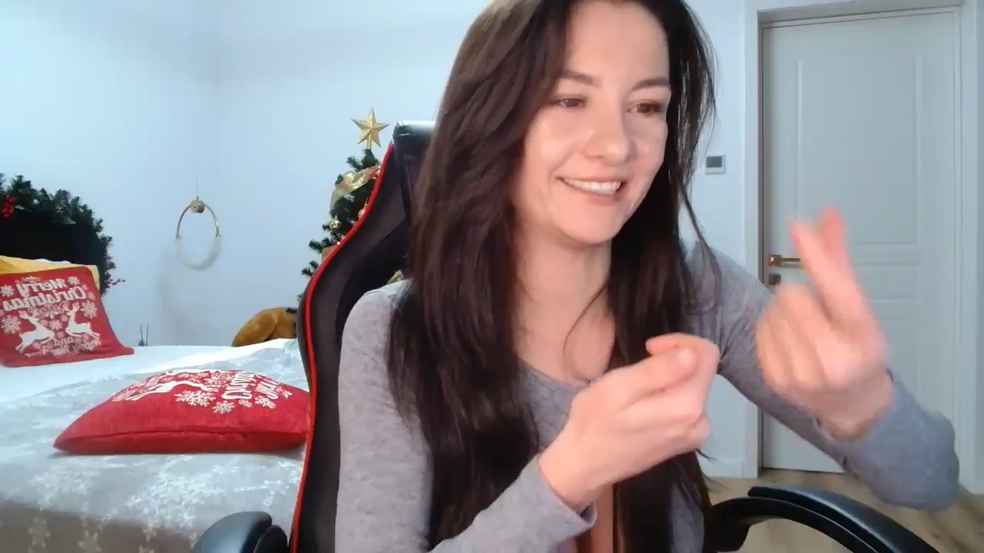 Gallery image thumbnail from LoryBell's myfreecams stream on, 12/07/2024, 03:25 image 10 of 20