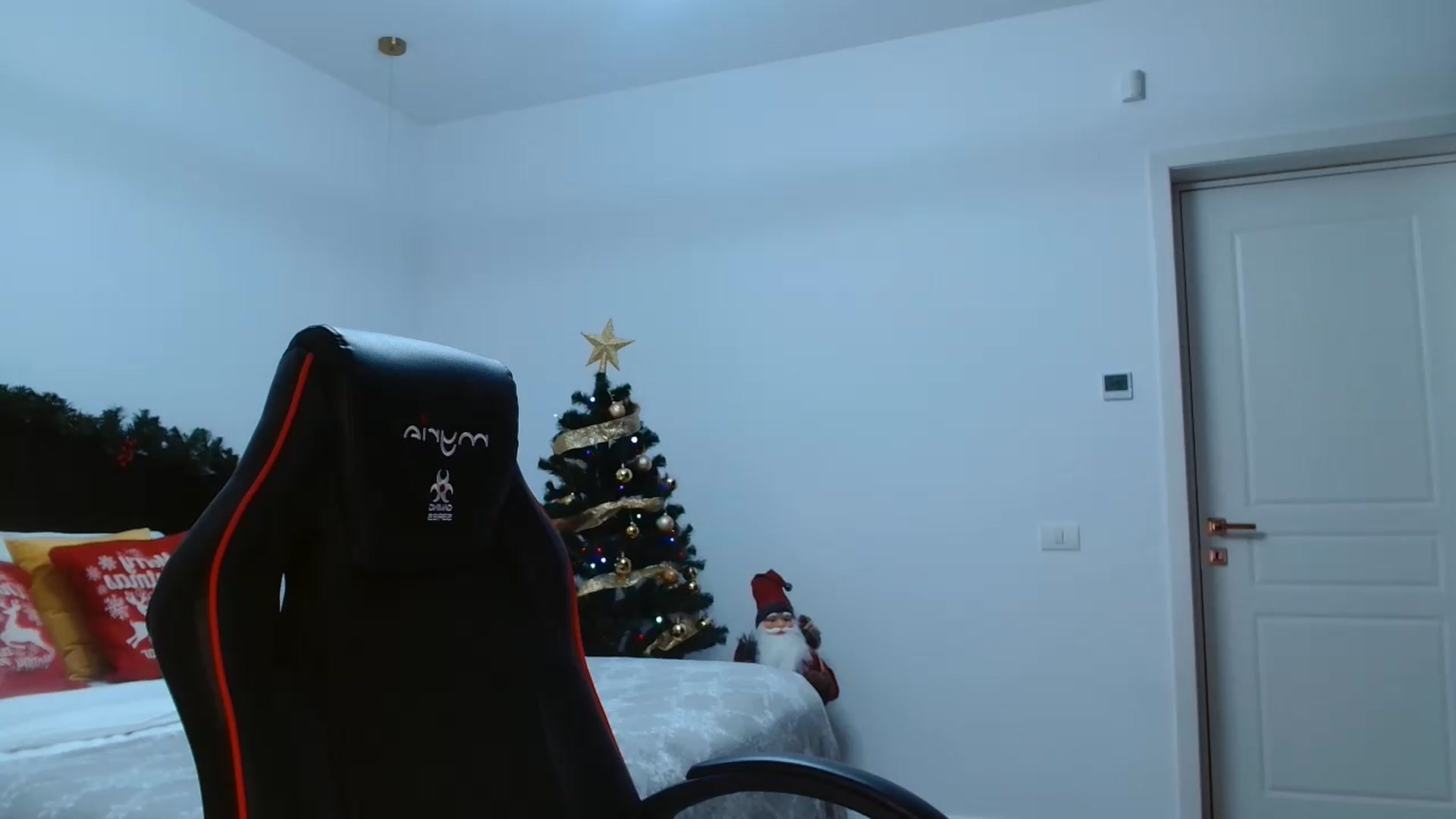 Gallery image thumbnail from LoryBell's myfreecams stream on, 12/12/2024, 01:12 image 4 of 20