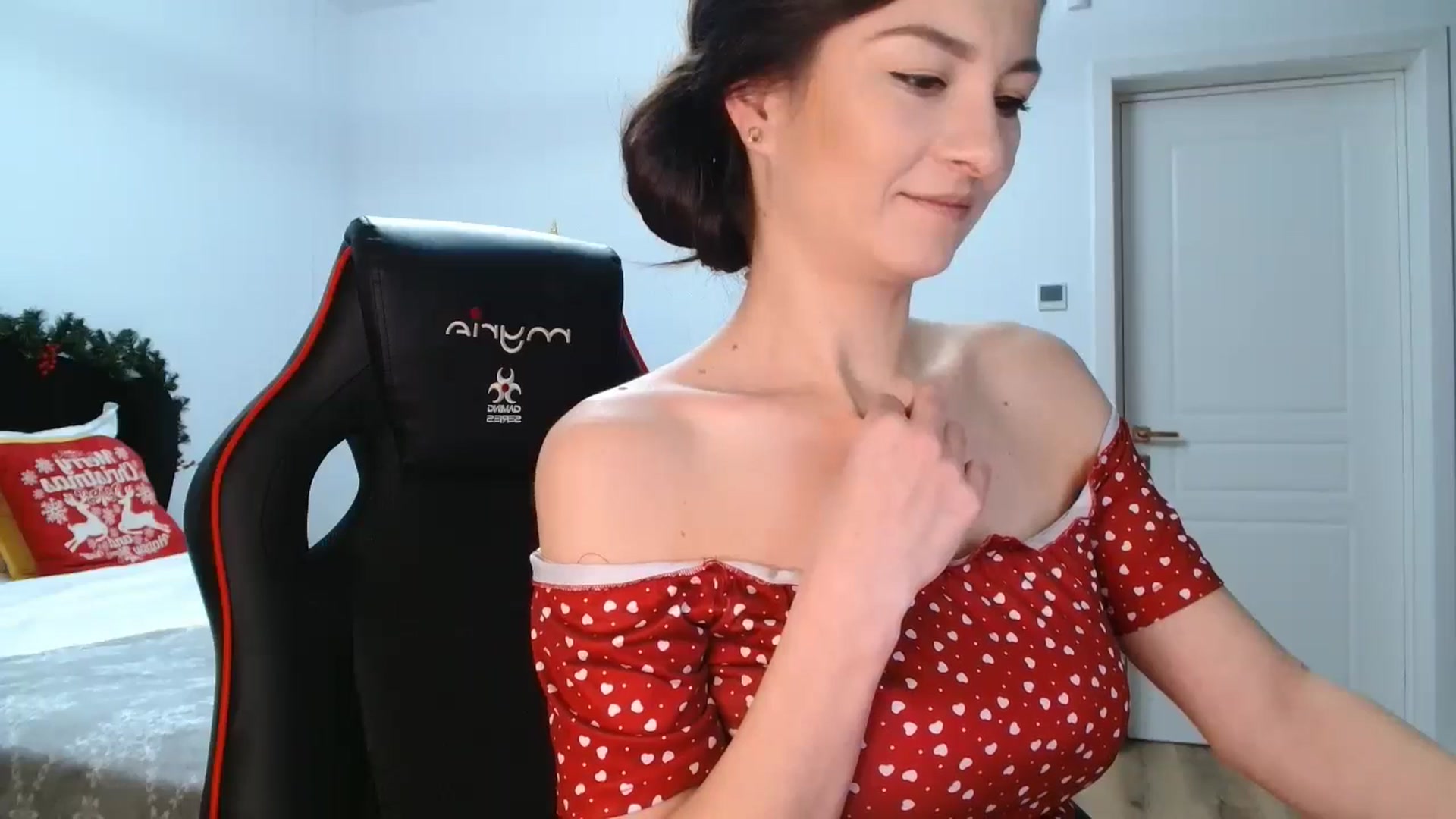 Gallery image thumbnail from LoryBell's myfreecams stream on, 12/21/2024, 24:01 image 12 of 20