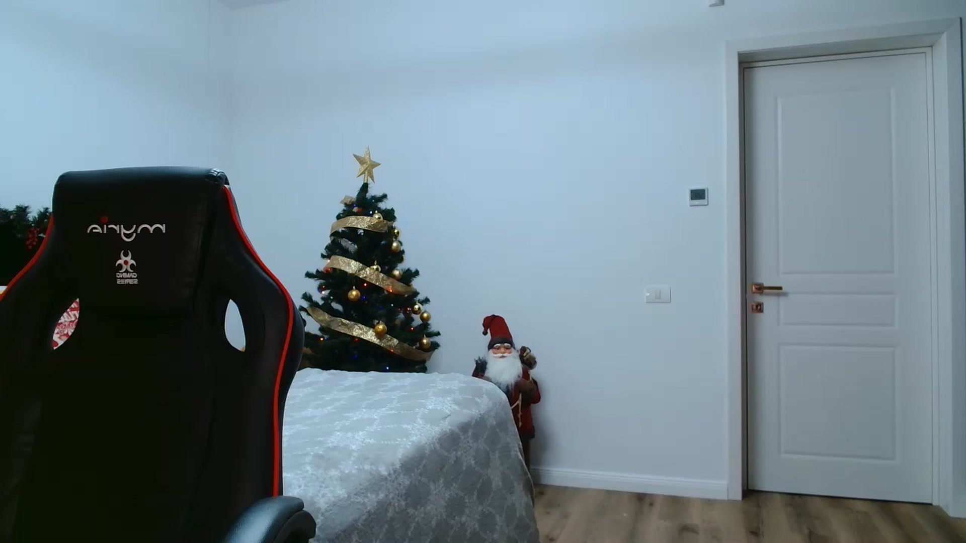 Gallery image thumbnail from LoryBell's myfreecams stream on, 12/21/2024, 24:01 image 15 of 20
