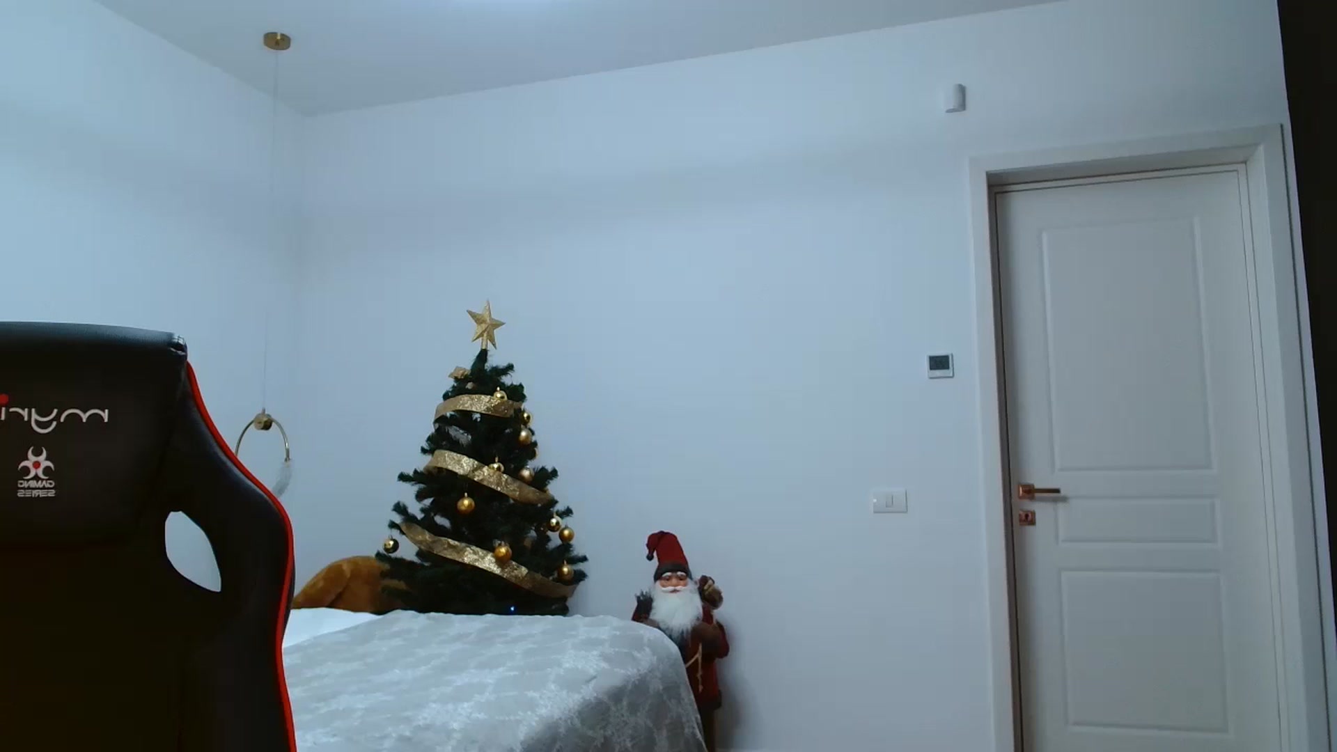 Gallery image thumbnail from LoryBell's myfreecams stream on, 12/21/2024, 01:09 image 10 of 20
