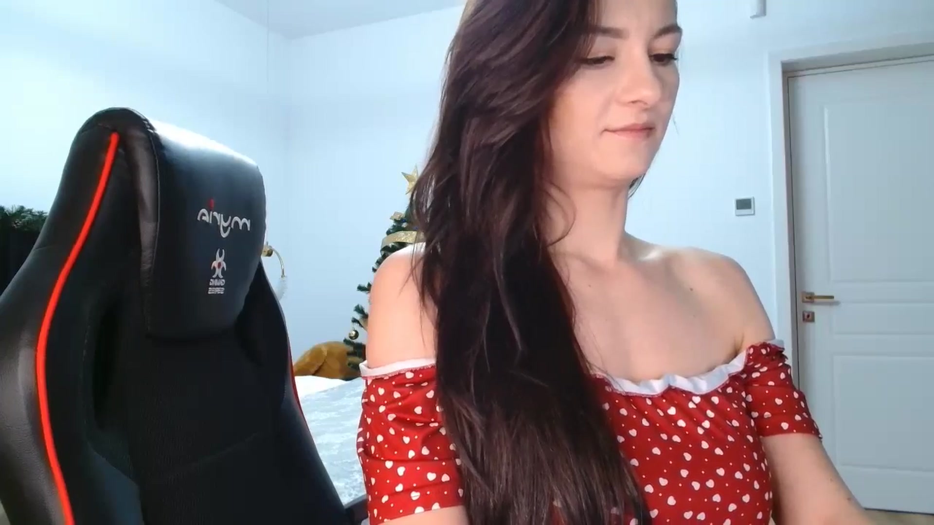 Gallery image thumbnail from LoryBell's myfreecams stream on, 12/21/2024, 02:37 image 8 of 20