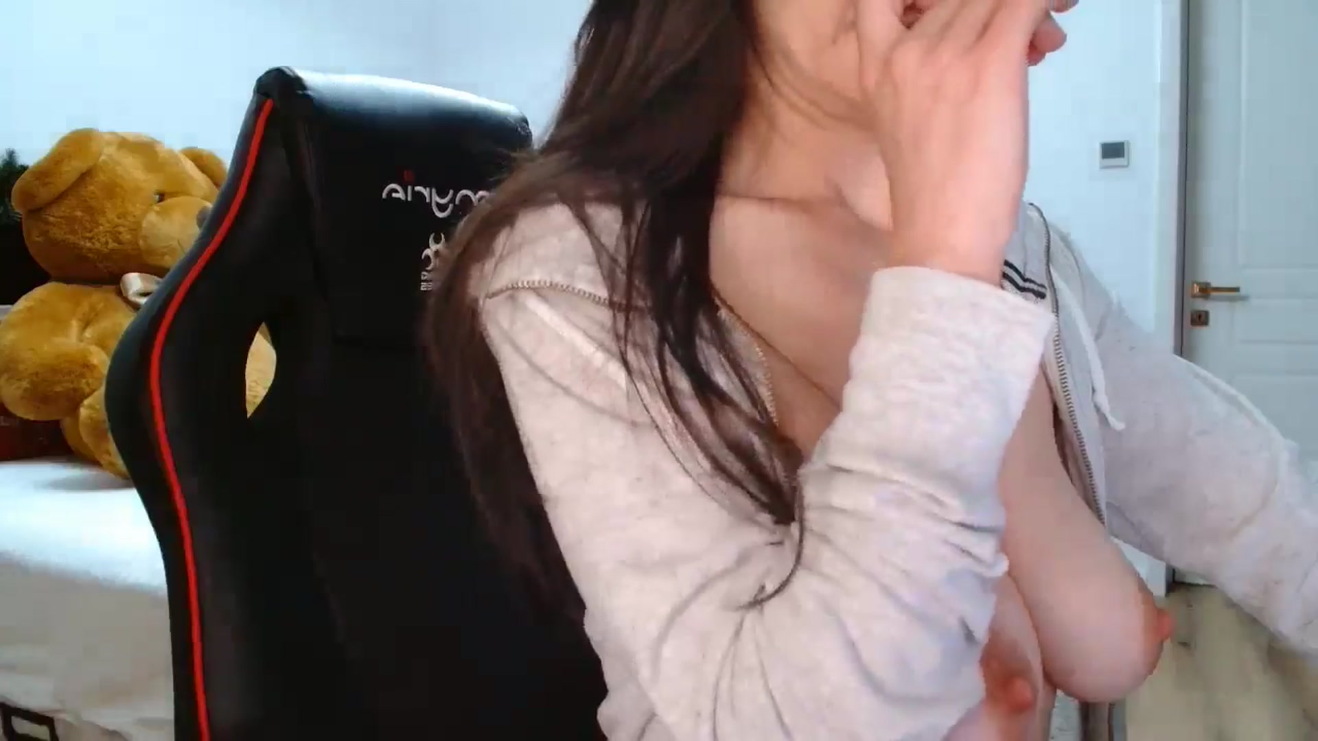 Gallery image thumbnail from LoryBell's myfreecams stream on, 12/22/2024, 03:08 image 19 of 20