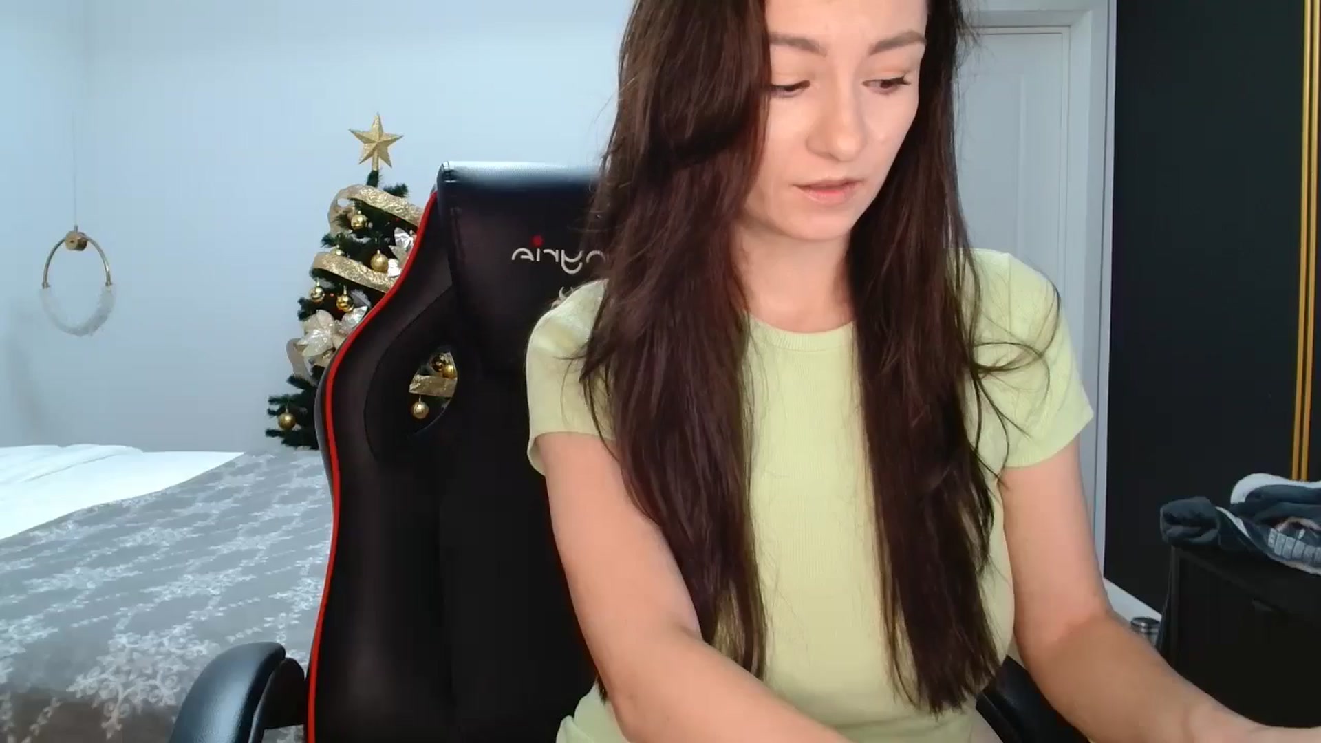 Gallery image thumbnail from LoryBell's myfreecams stream on, 12/30/2024, 23:19 image 20 of 20