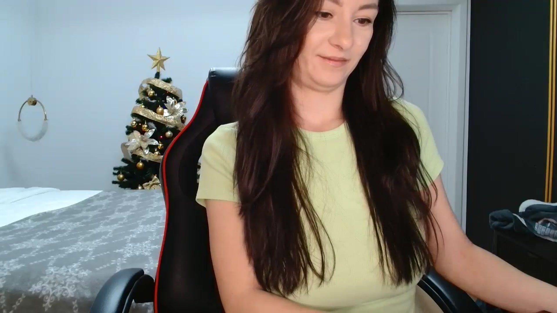 Gallery image thumbnail from LoryBell's myfreecams stream on, 12/30/2024, 23:19 image 12 of 20