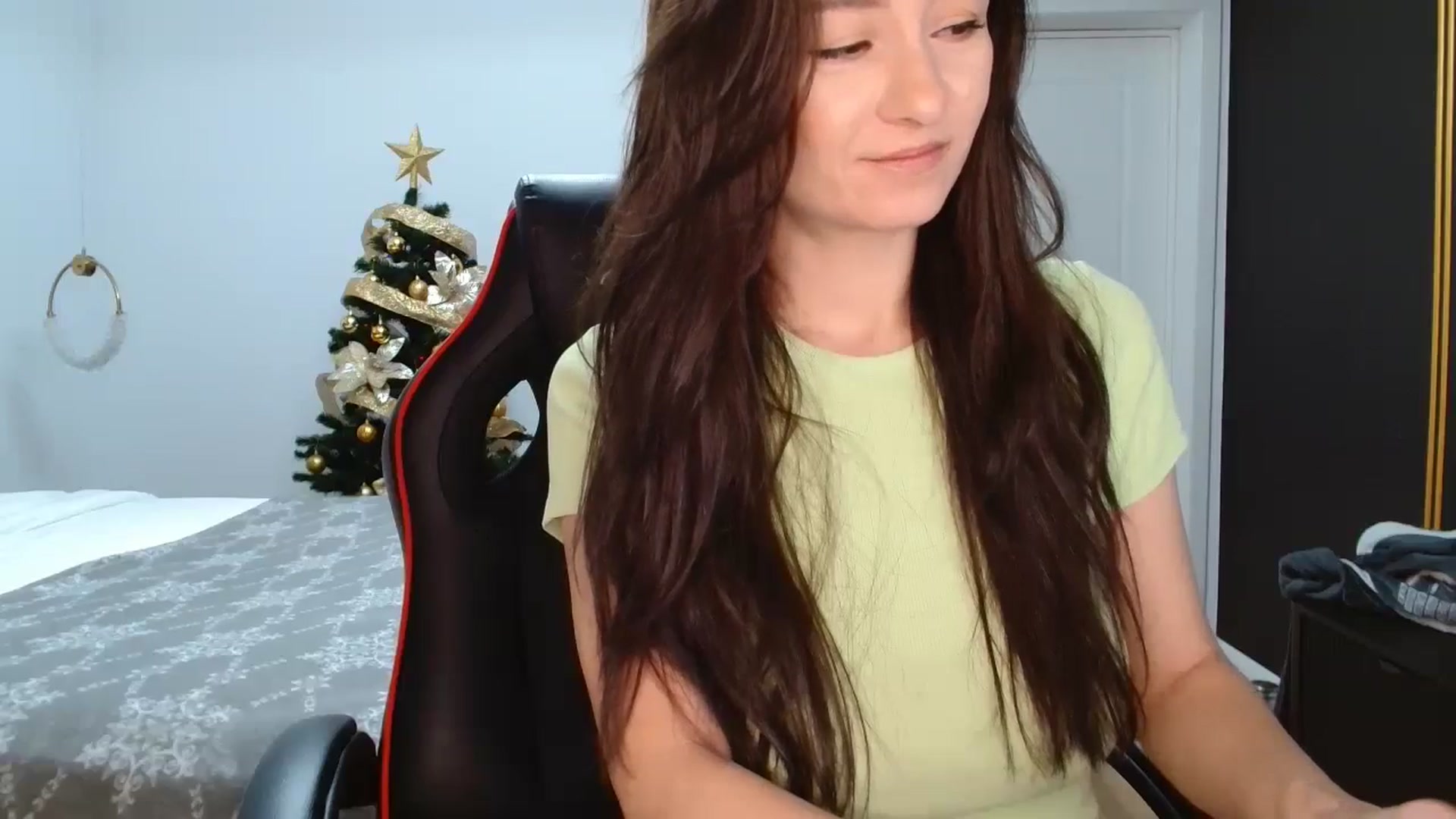 Gallery image thumbnail from LoryBell's myfreecams stream on, 12/30/2024, 23:19 image 13 of 20