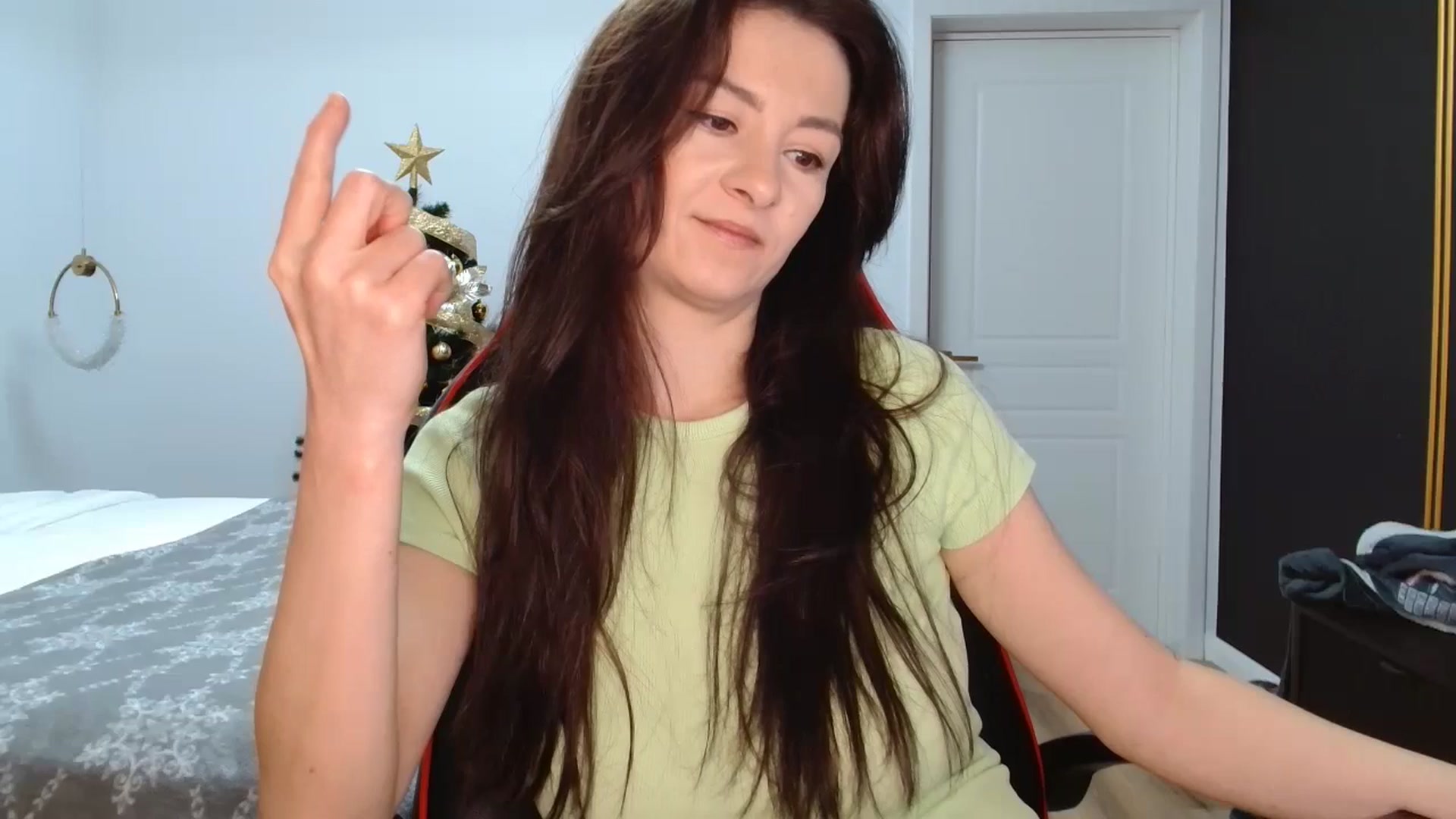 Gallery image thumbnail from LoryBell's myfreecams stream on, 12/30/2024, 23:19 image 16 of 20