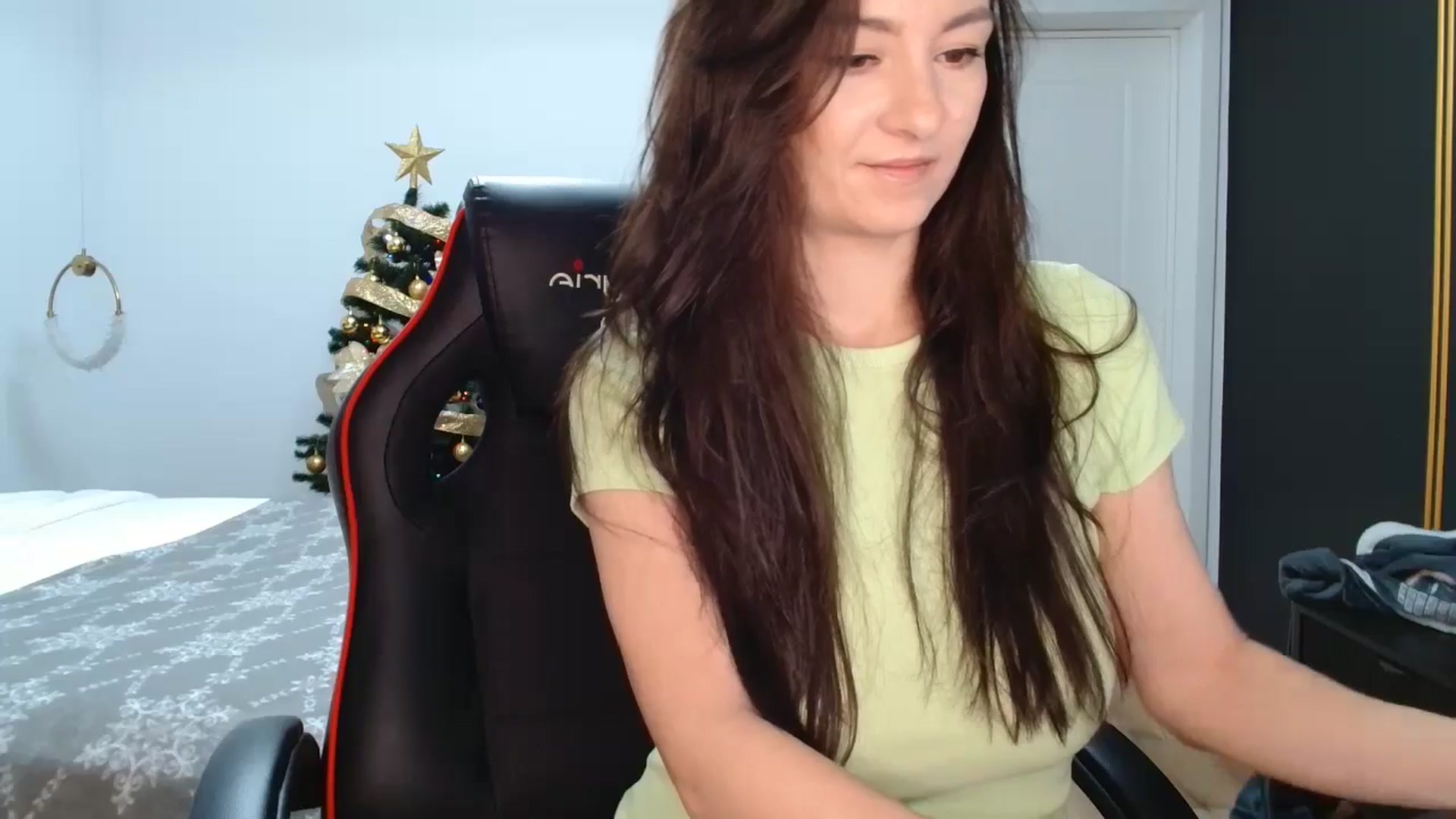 Gallery image thumbnail from LoryBell's myfreecams stream on, 12/30/2024, 23:19 image 19 of 20