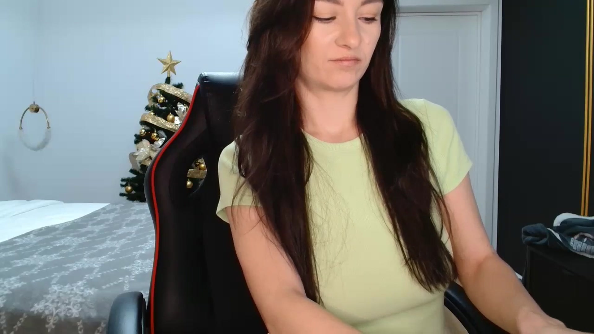 Gallery image thumbnail from LoryBell's myfreecams stream on, 12/30/2024, 23:19 image 10 of 20