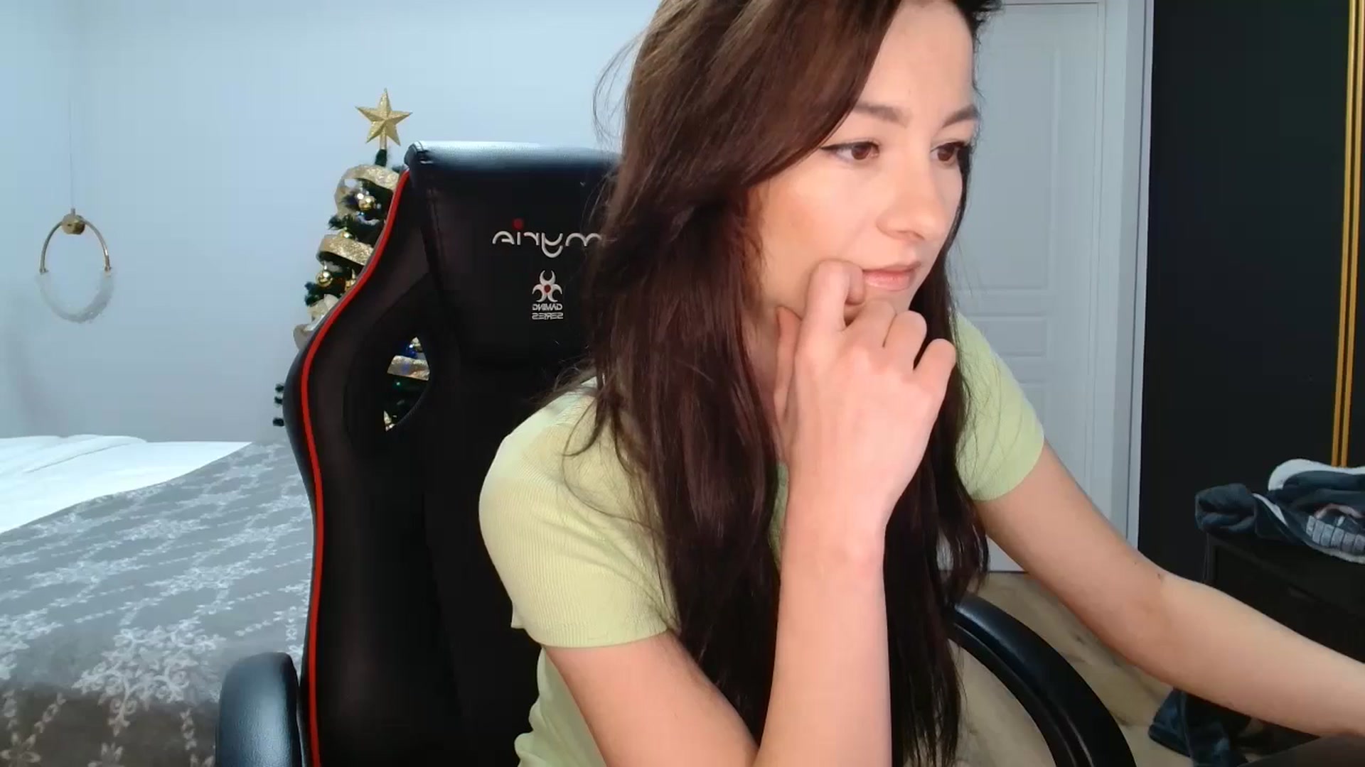 Gallery image thumbnail from LoryBell's myfreecams stream on, 12/30/2024, 23:19 image 9 of 20
