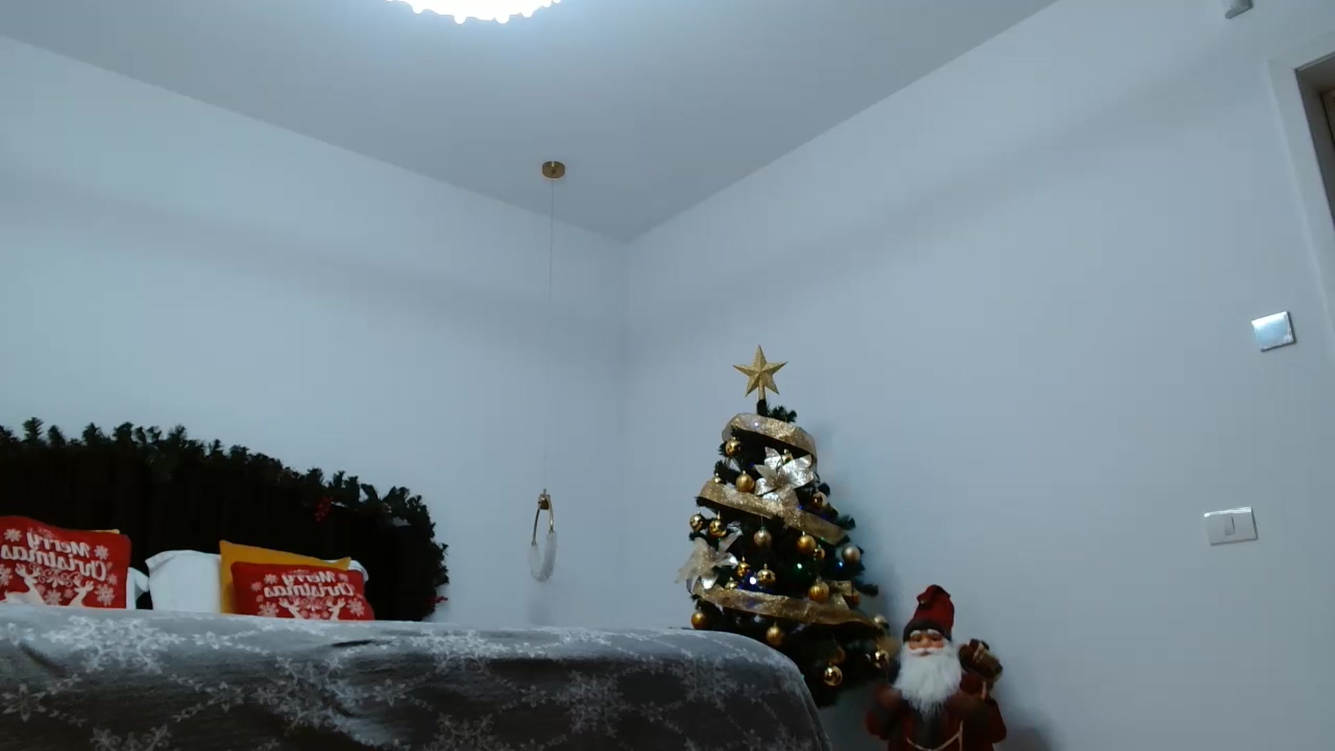 Gallery image thumbnail from LoryBell's myfreecams stream on, 12/31/2024, 24:03 image 5 of 20