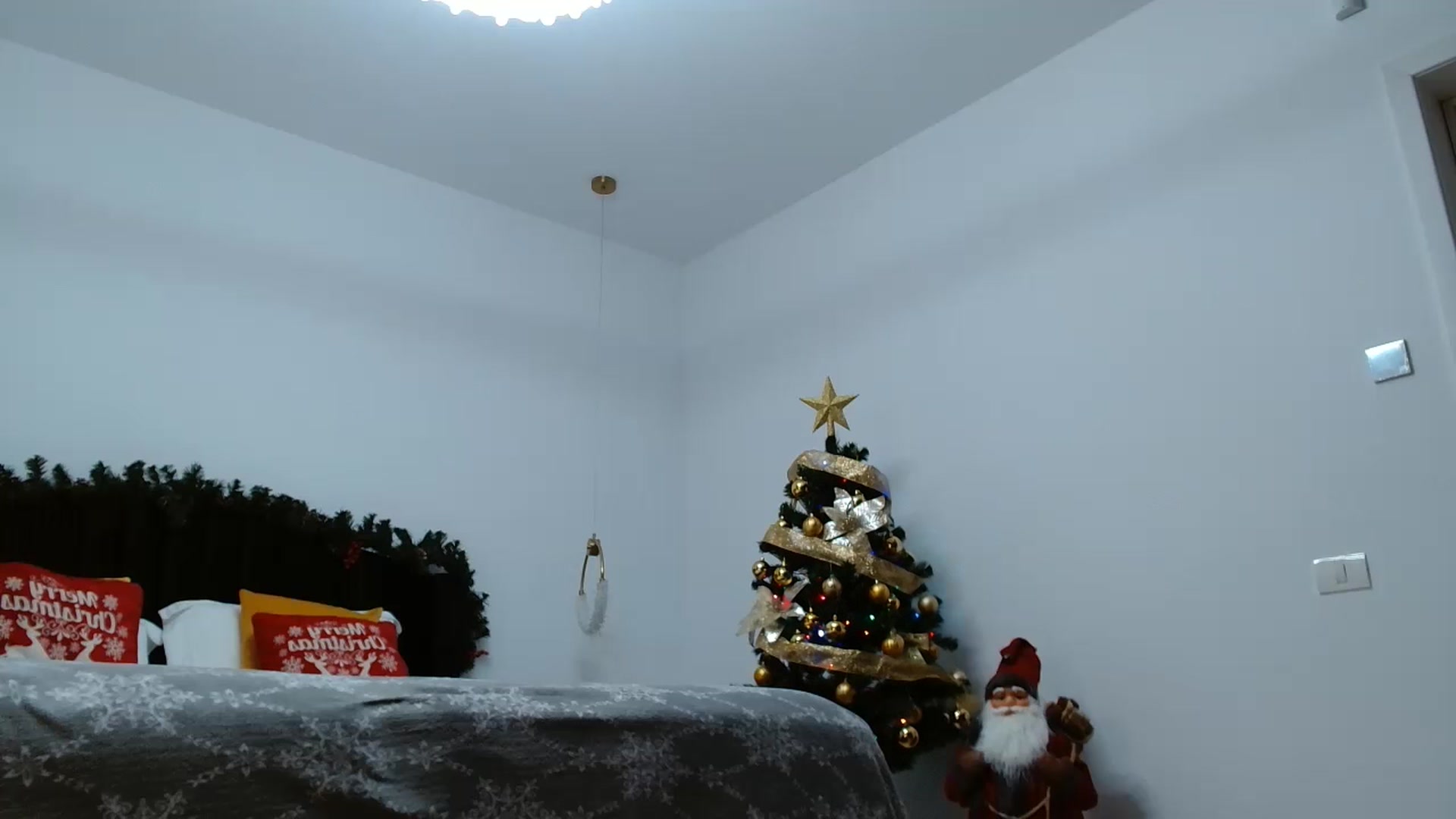 Gallery image thumbnail from LoryBell's myfreecams stream on, 12/31/2024, 24:03 image 4 of 20