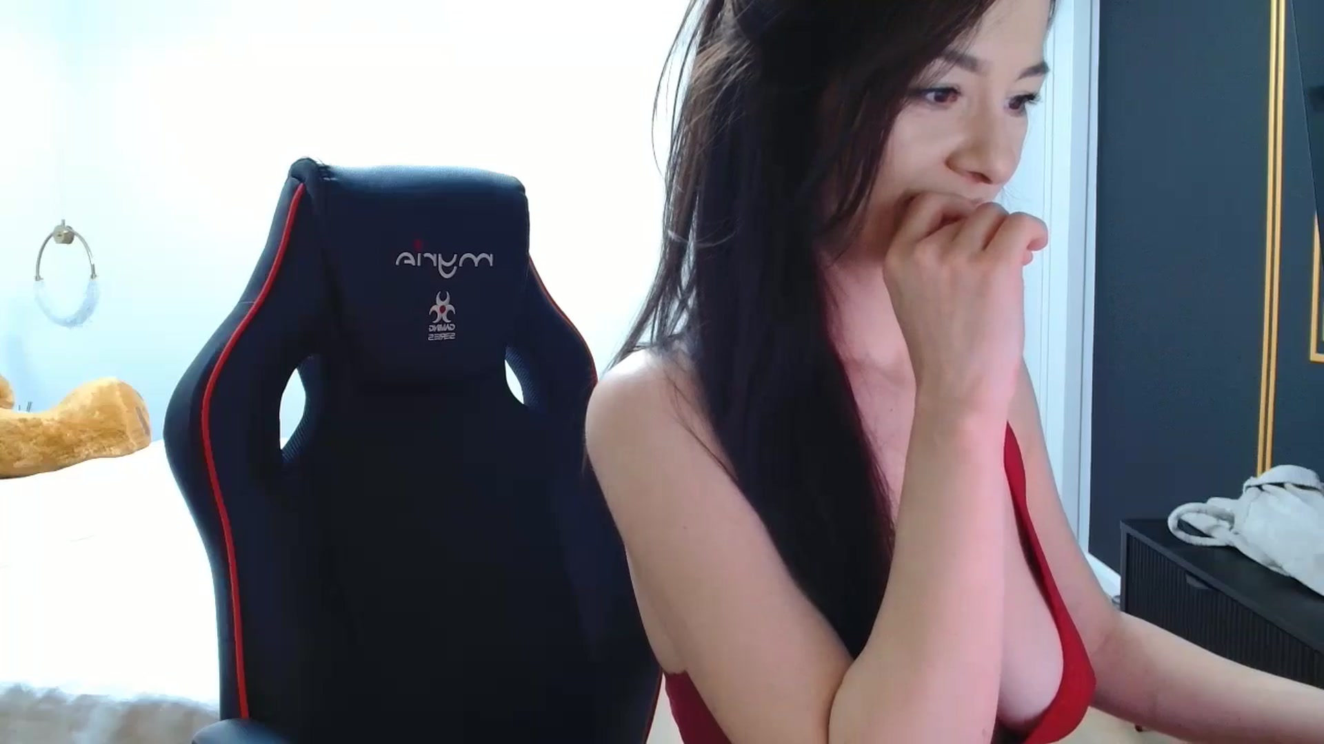 Gallery image thumbnail from LoryBell's myfreecams stream on, 01/18/2025, 02:22 image 14 of 20