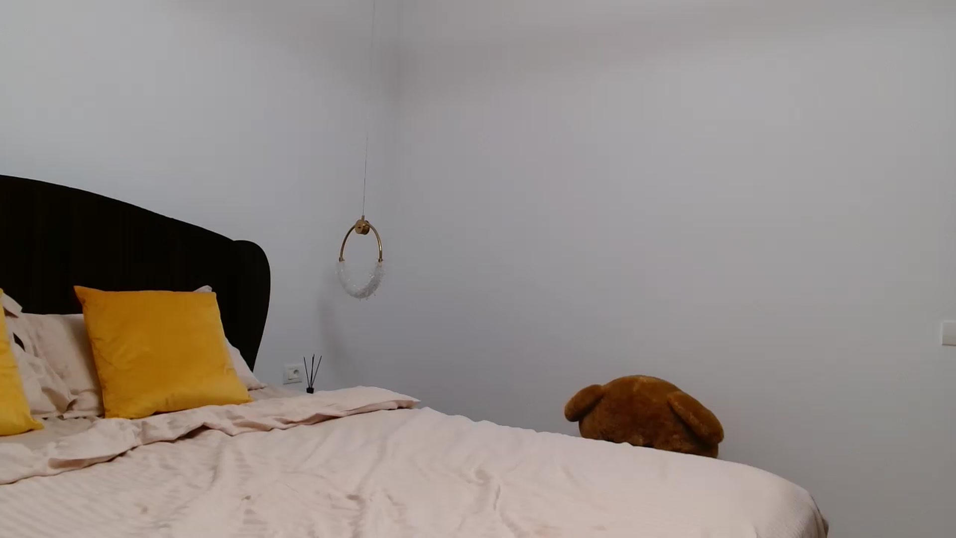 Gallery image thumbnail from LoryBell's myfreecams stream on, 01/25/2025, 02:12 image 16 of 20