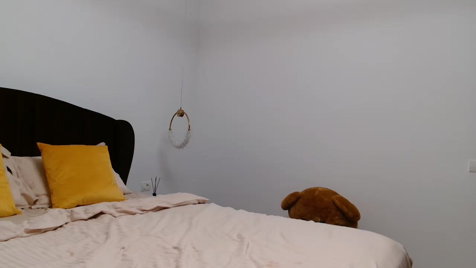 Gallery image thumbnail from LoryBell's myfreecams stream on, 01/25/2025, 02:12 image 14 of 20