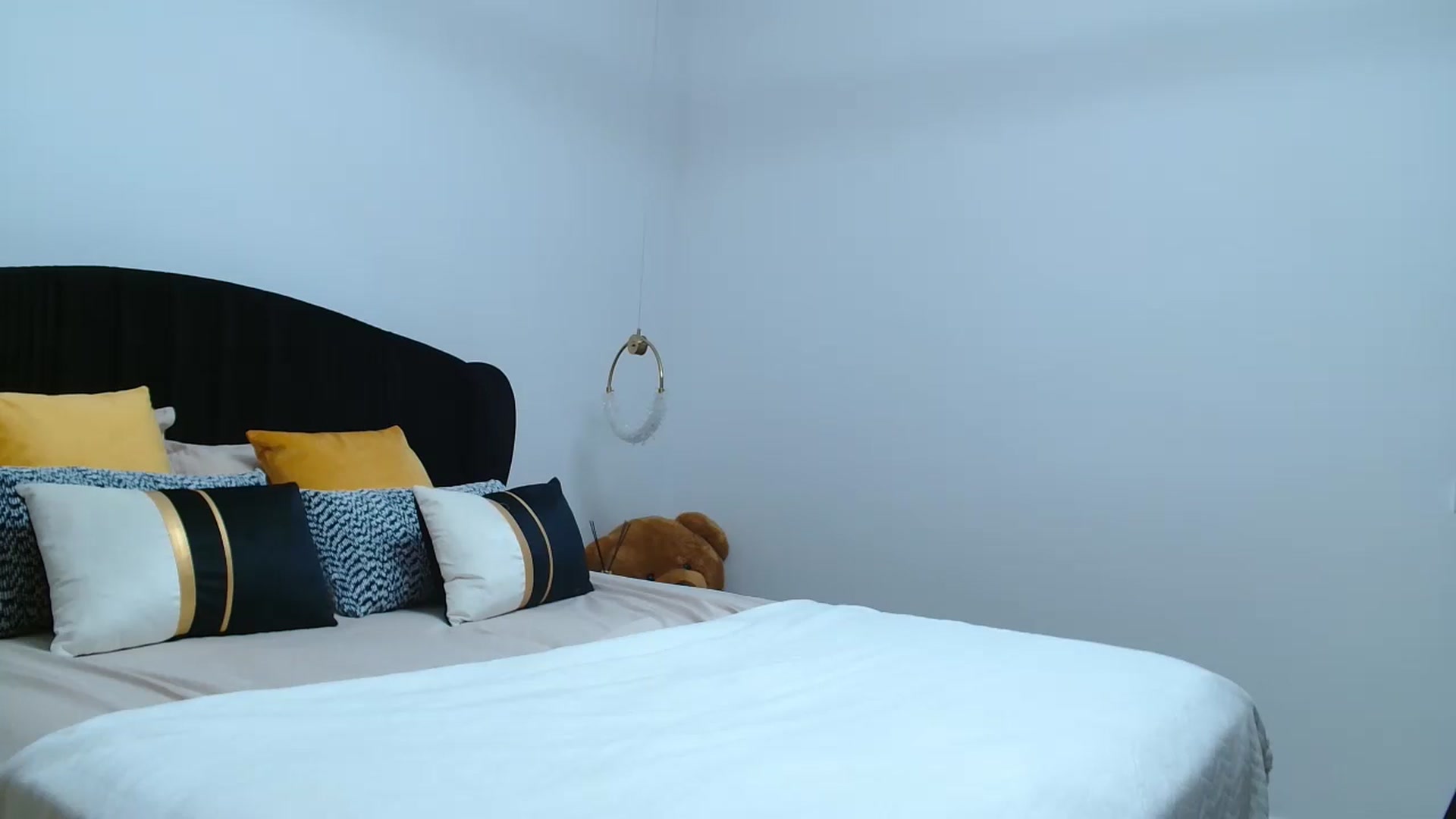 Gallery image thumbnail from LoryBell's myfreecams stream on, 02/14/2025, 03:01 image 10 of 20