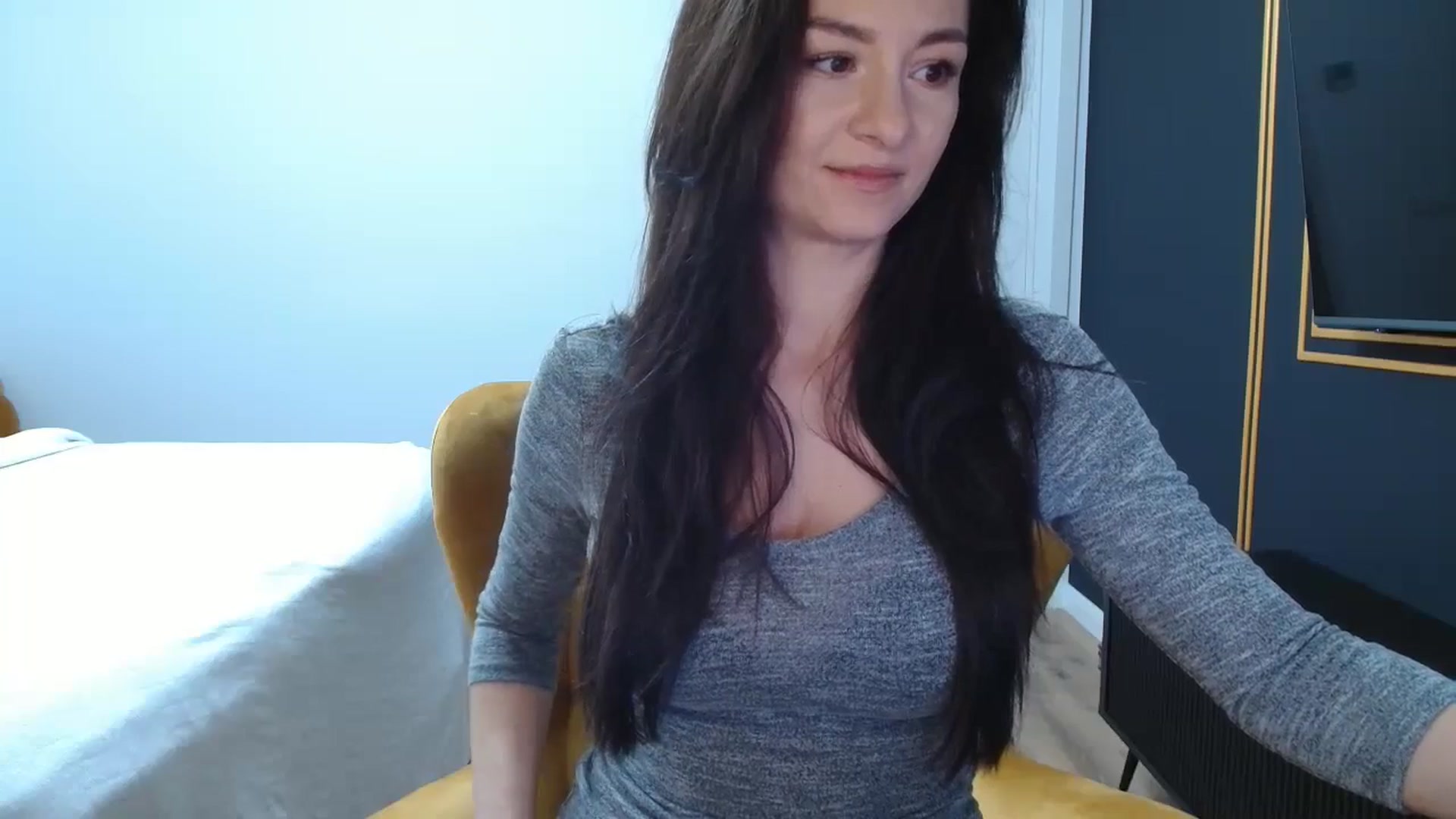 Gallery image thumbnail from LoryBell's myfreecams stream on, 03/15/2025, 24:27 image 13 of 20