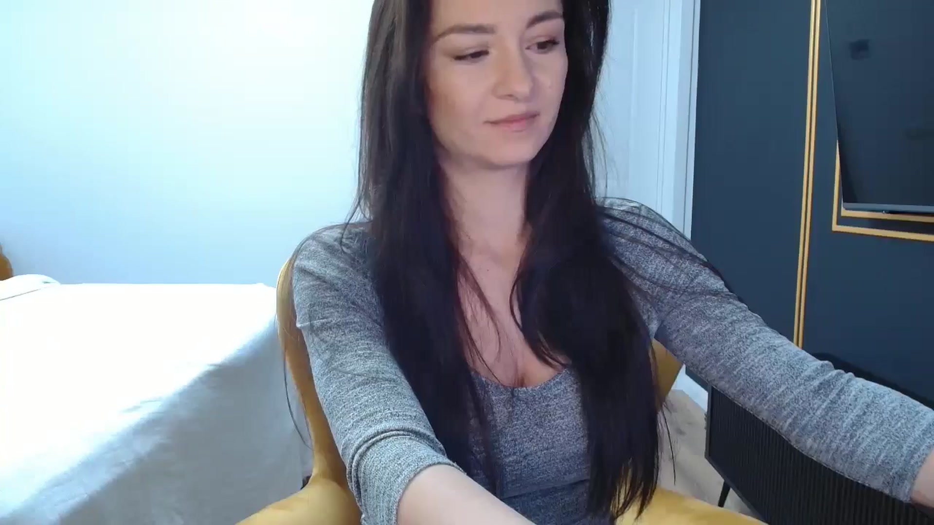 Gallery image thumbnail from LoryBell's myfreecams stream on, 03/15/2025, 24:27 image 6 of 20