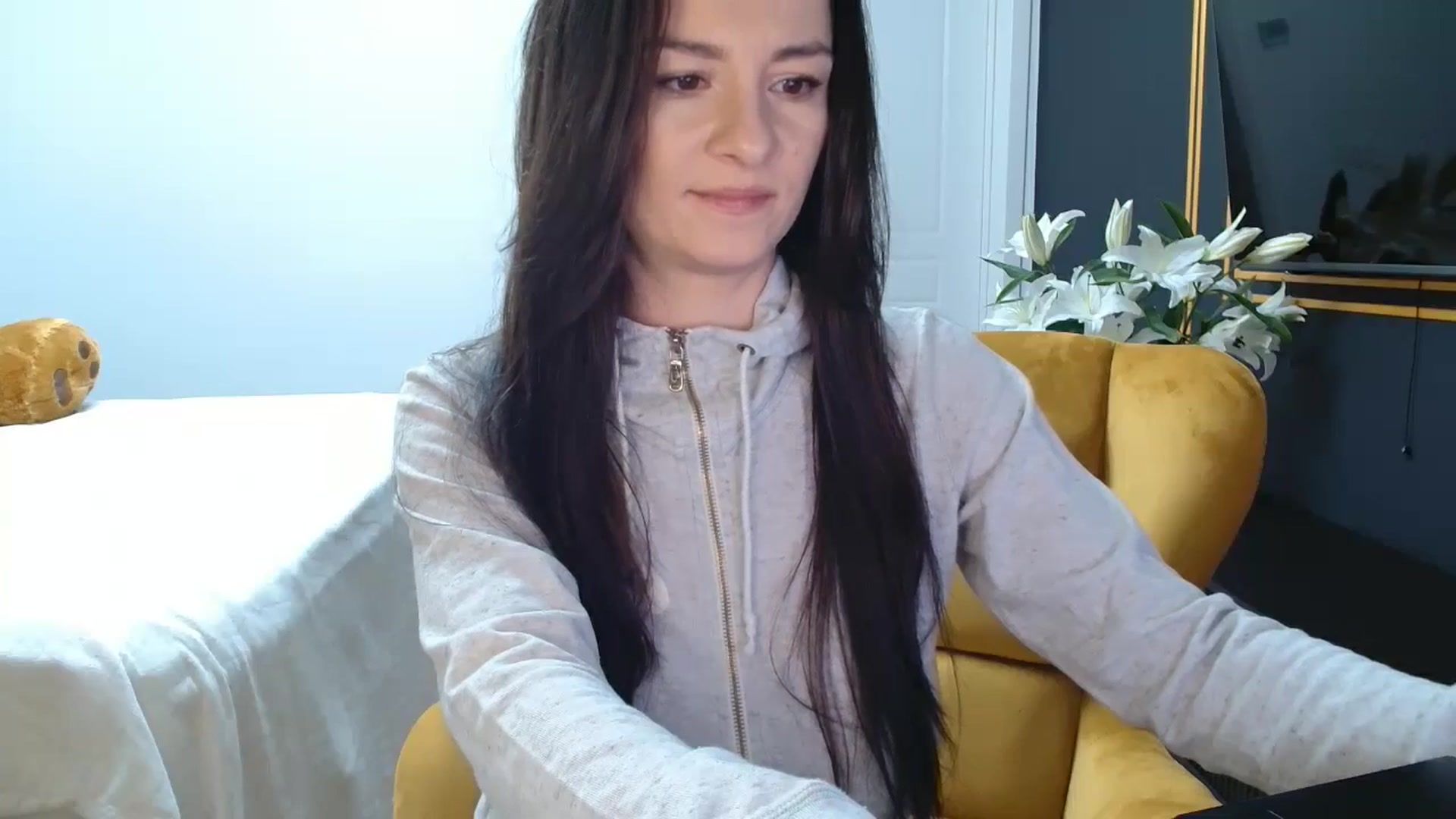 Gallery image thumbnail from LoryBell's myfreecams stream on, 04/11/2025, 24:05 image 16 of 20
