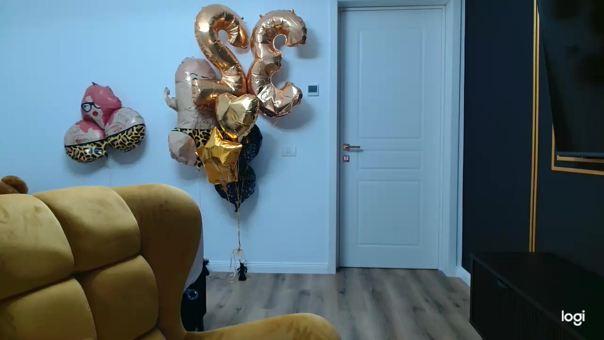 Gallery image thumbnail from LoryBell's myfreecams stream on, 05/24/2025, 22:59 image 10 of 20