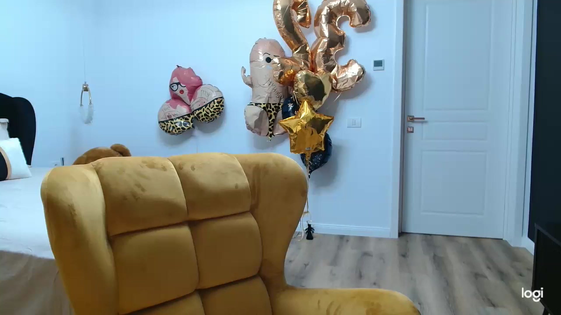 Gallery image thumbnail from LoryBell's myfreecams stream on, 05/26/2025, 23:52 image 1 of 20