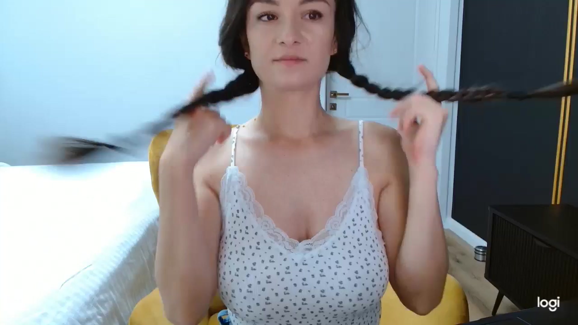 Gallery image thumbnail from LoryBell's myfreecams stream on, 06/13/2025, 24:02 image 14 of 20
