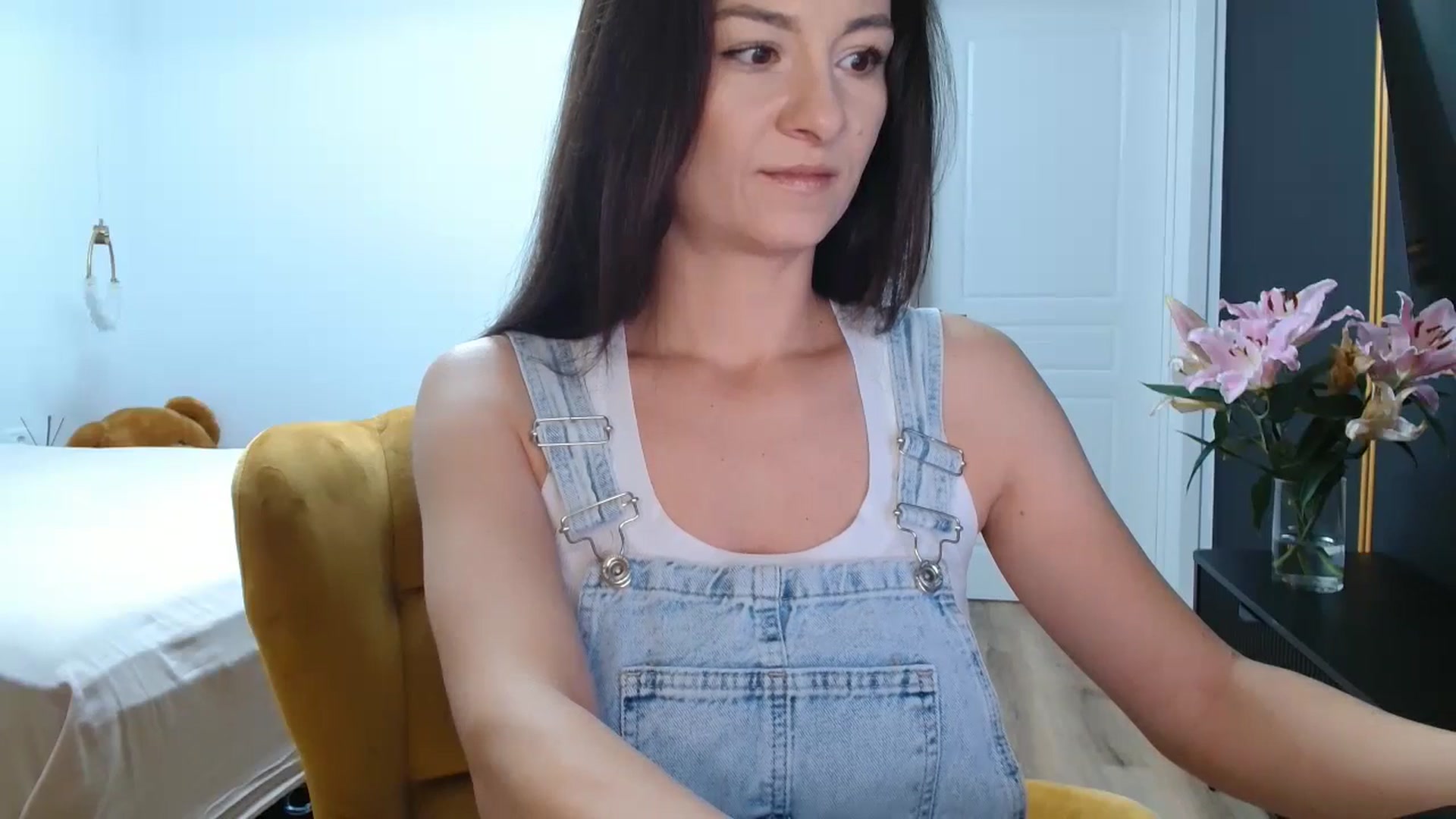 Gallery image thumbnail from LoryBell's myfreecams stream on, 07/21/2025, 02:02 image 9 of 20