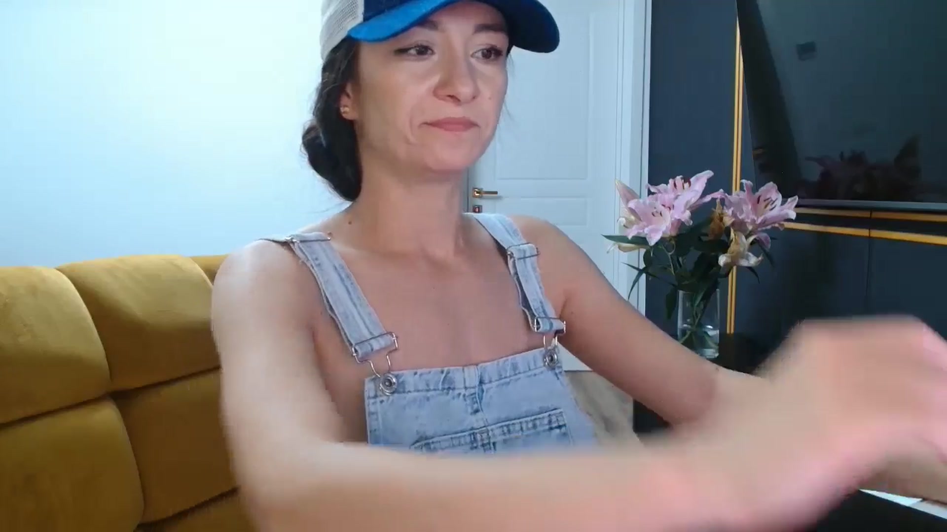 Gallery image thumbnail from LoryBell's myfreecams stream on, 07/21/2025, 02:02 image 19 of 20