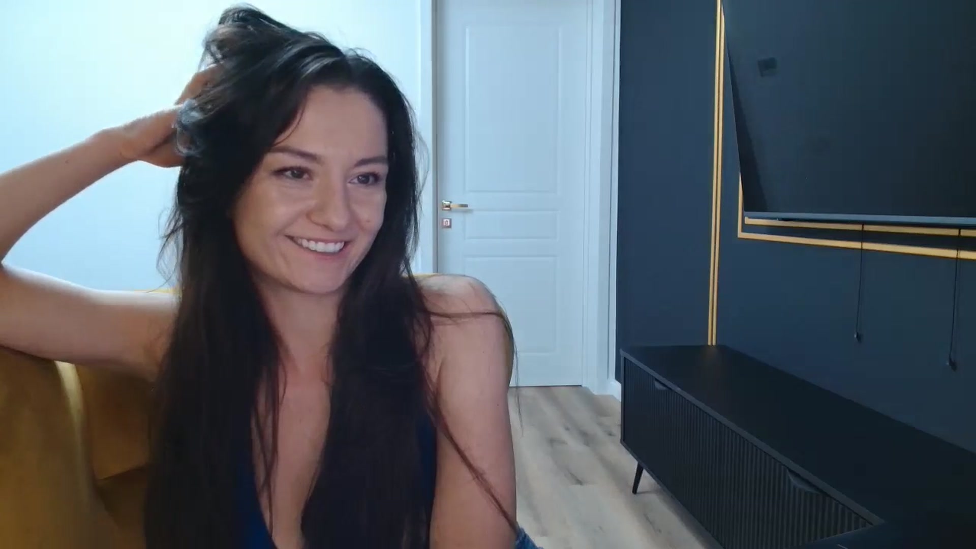 Gallery image thumbnail from LoryBell's myfreecams stream on, 08/03/2025, 01:57 image 15 of 20