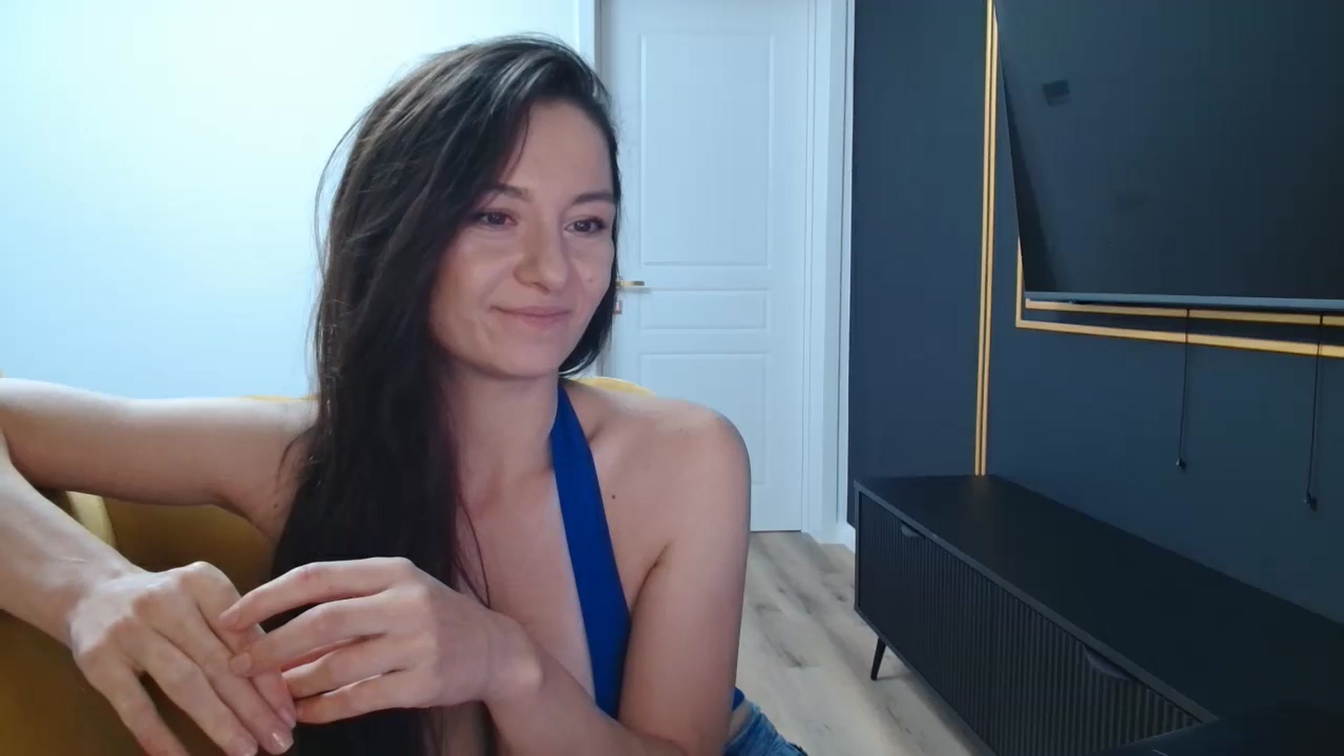 Gallery image thumbnail from LoryBell's myfreecams stream on, 08/03/2025, 01:57 image 9 of 20