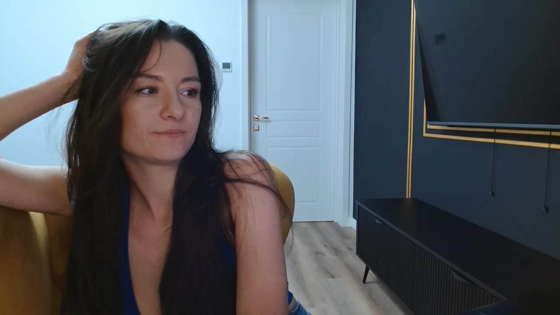 Gallery image thumbnail from LoryBell's myfreecams stream on, 08/03/2025, 01:57 image 13 of 20