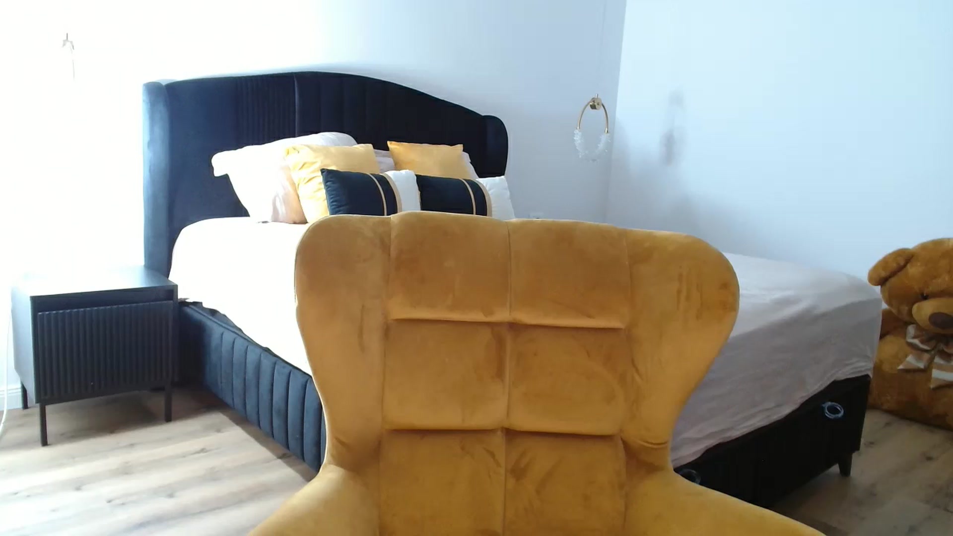 Gallery image thumbnail from LoryBell's myfreecams stream on, 08/26/2025, 22:44 image 5 of 20