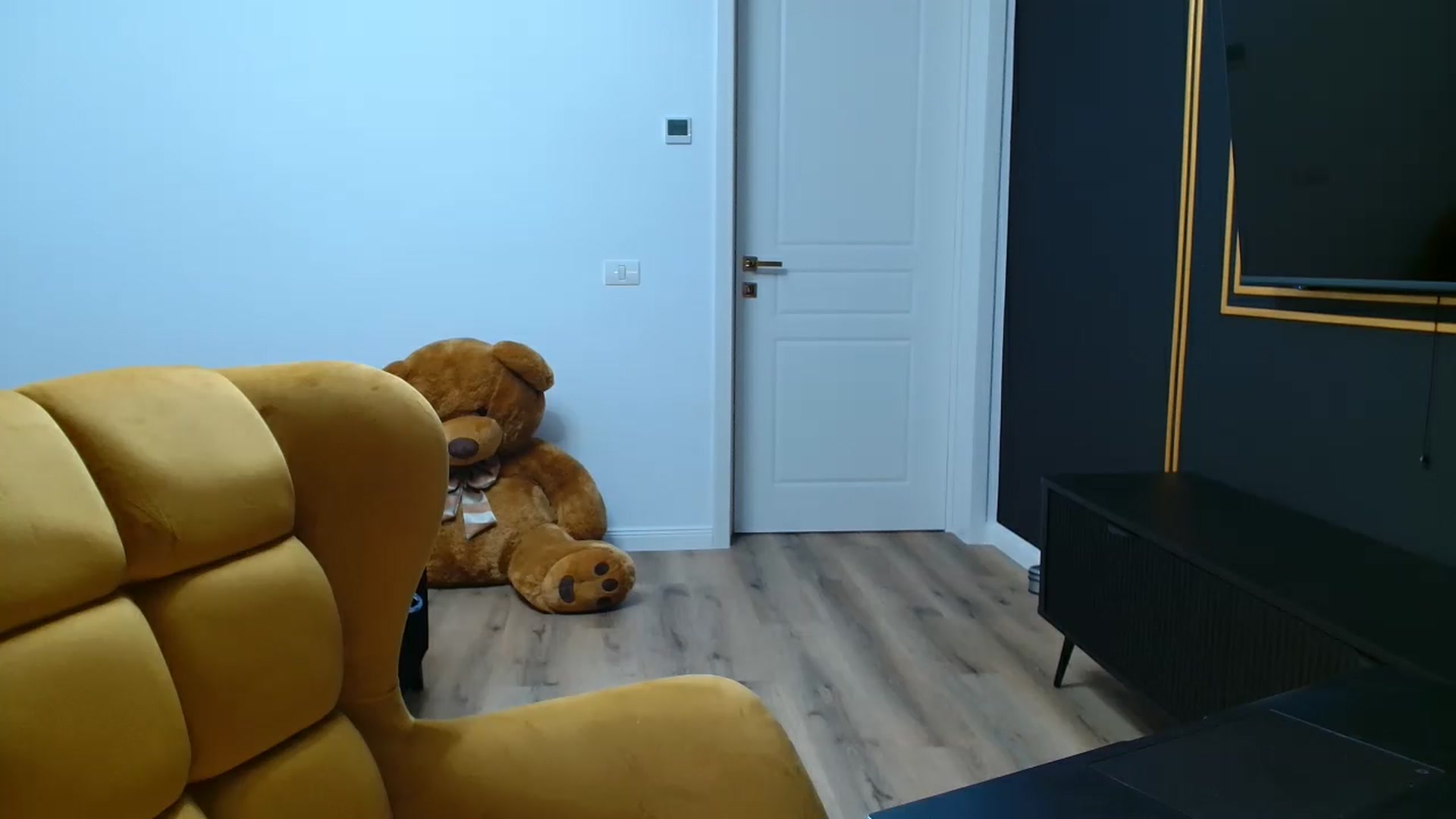 Gallery image thumbnail from LoryBell's myfreecams stream on, 08/31/2025, 02:02 image 6 of 20
