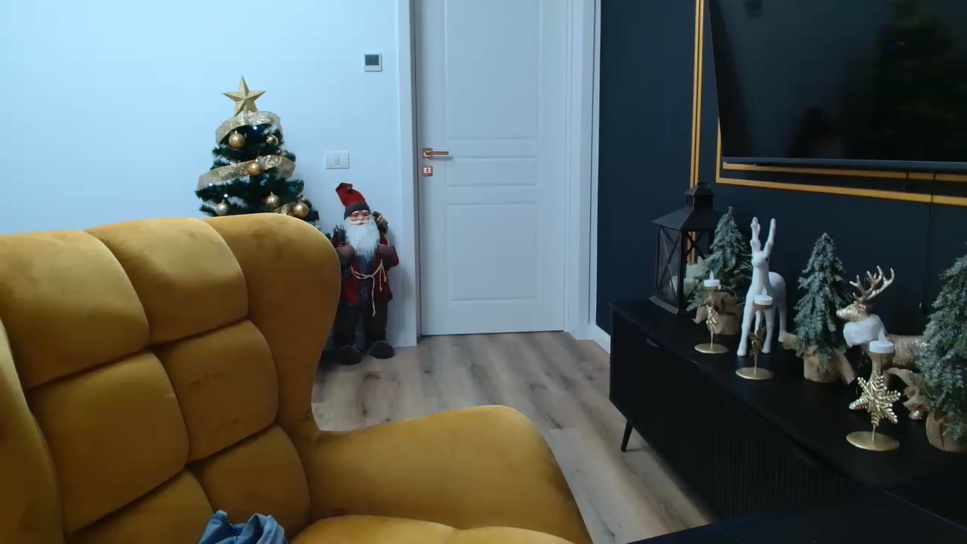 Gallery image thumbnail from LoryBell's myfreecams stream on, 12/23/2025, 01:32 image 13 of 20