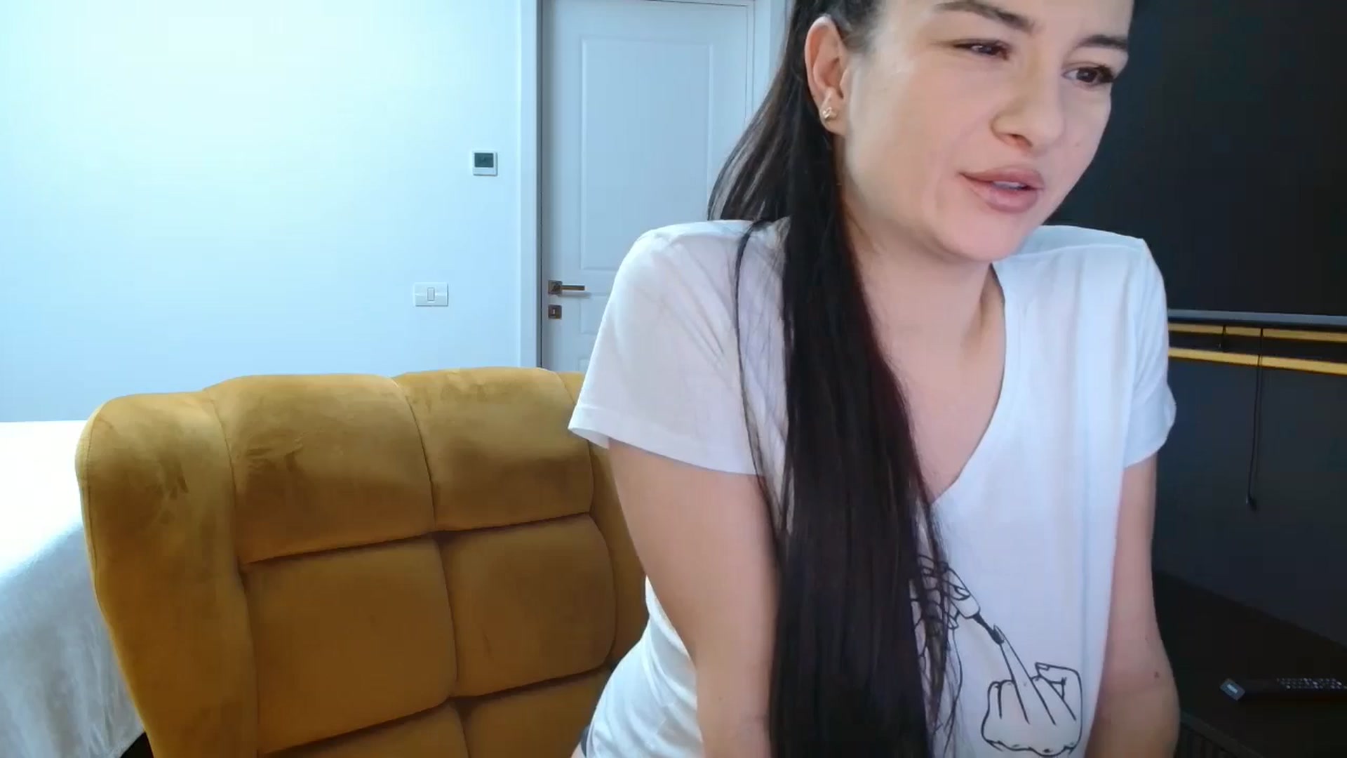 Gallery image thumbnail from LoryBell's myfreecams stream on, 01/26/2026, 23:27 image 16 of 20