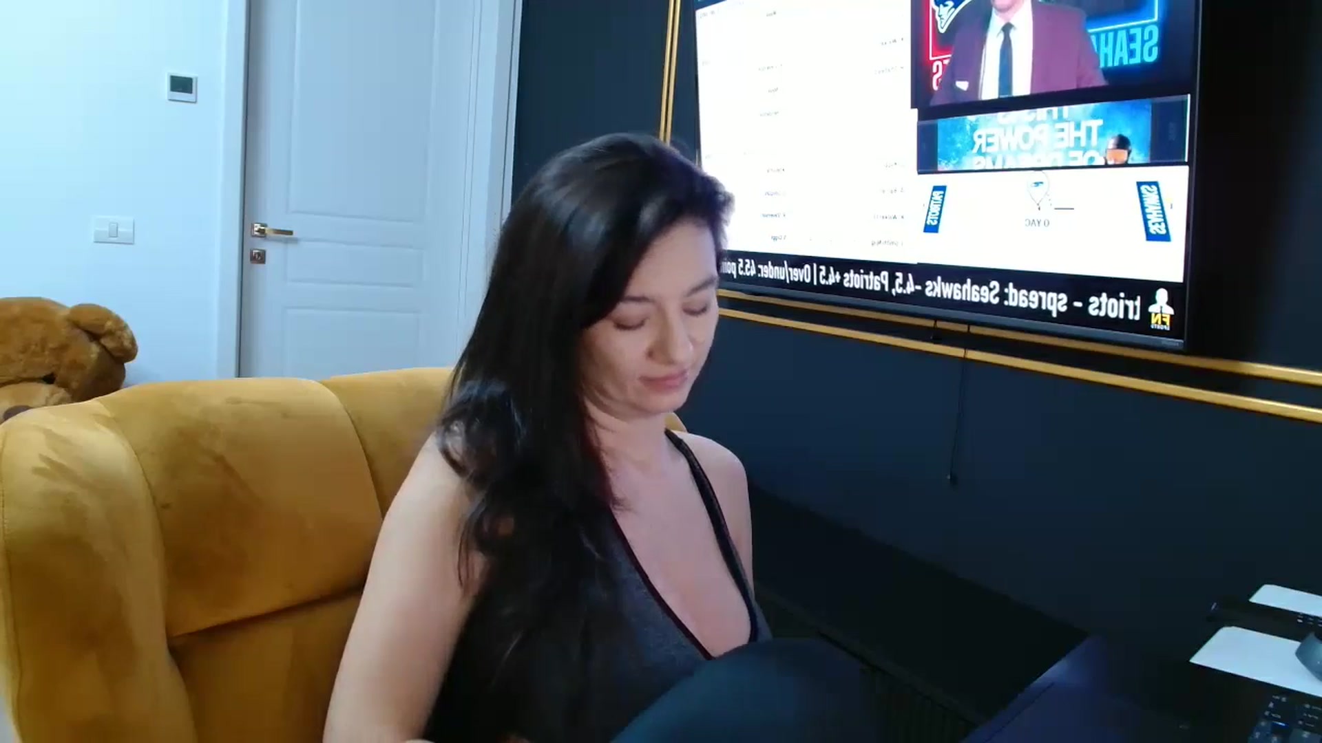Gallery image thumbnail from LoryBell's myfreecams stream on, 02/09/2026, 24:04 image 20 of 20