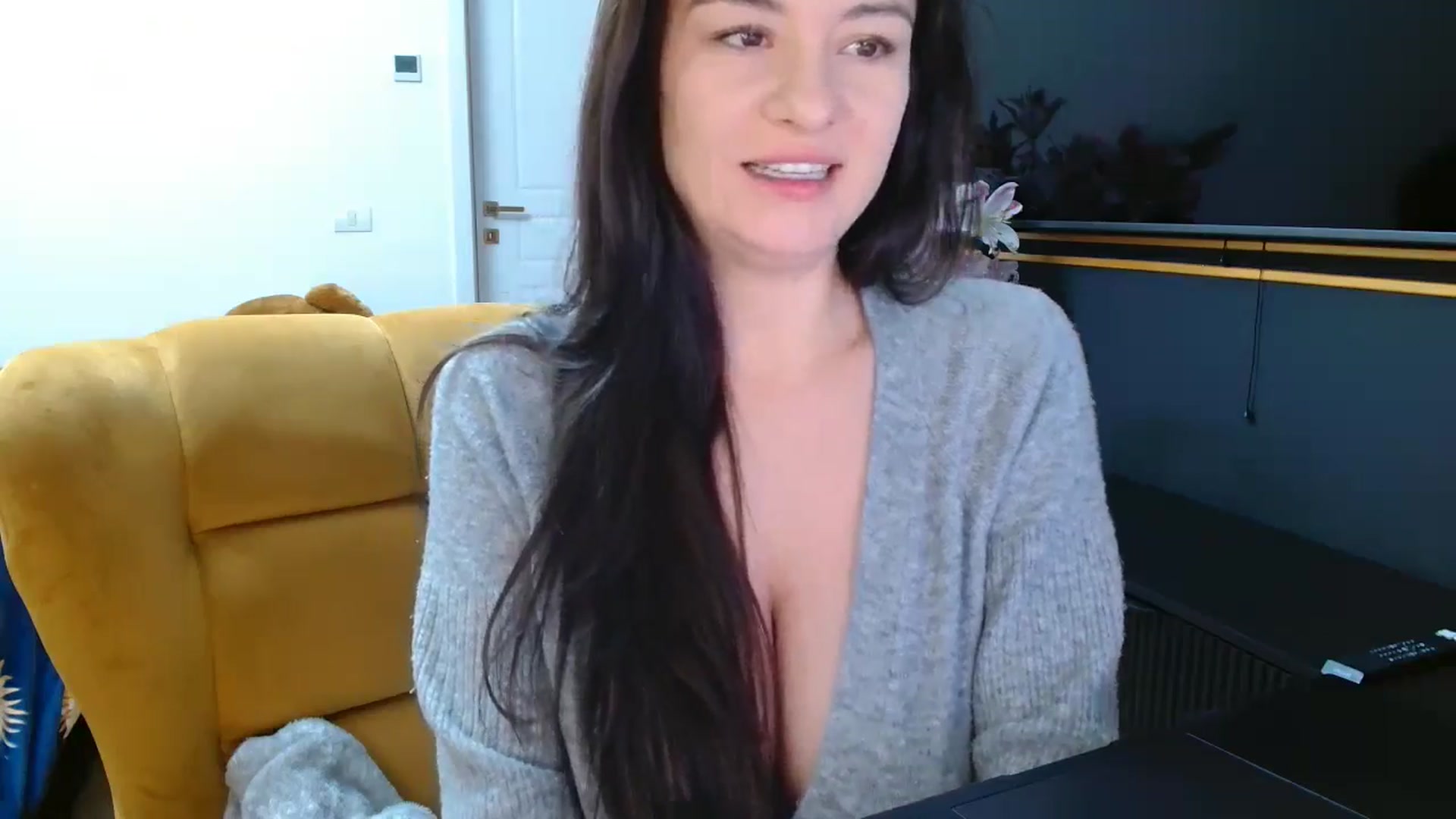 Gallery image thumbnail from LoryBell's myfreecams stream on, 02/19/2026, 24:02 image 17 of 20