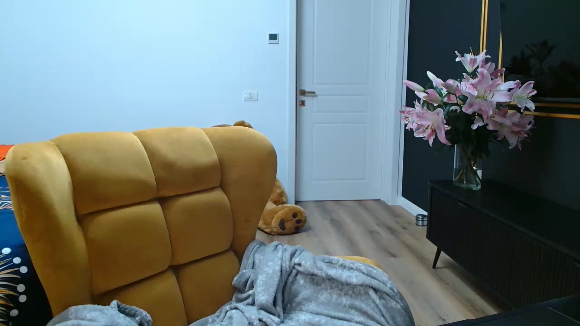 Gallery image thumbnail from LoryBell's myfreecams stream on, 02/19/2026, 24:02 image 3 of 20