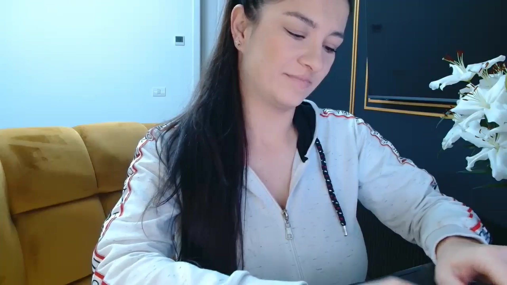 Gallery image thumbnail from LoryBell's myfreecams stream on, 03/12/2026, 22:53 image 18 of 20