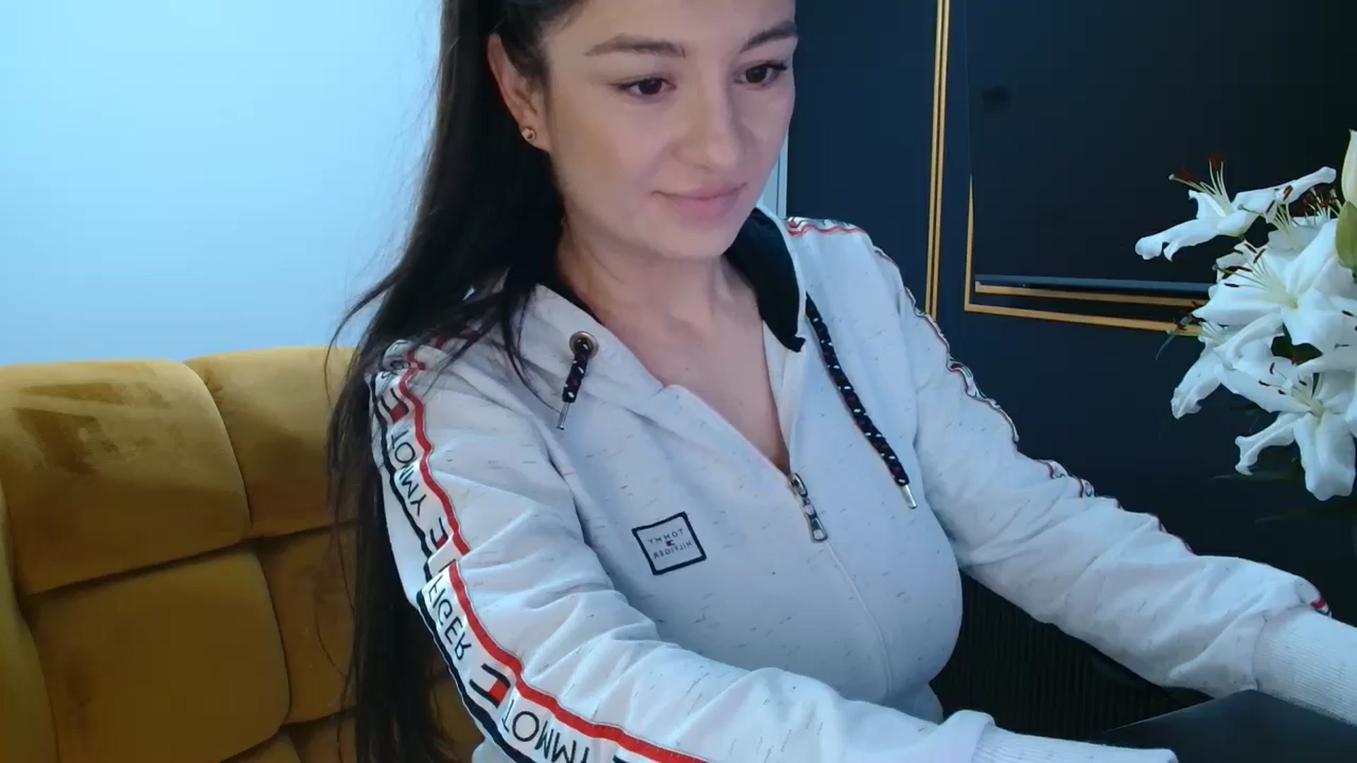 Gallery image thumbnail from LoryBell's myfreecams stream on, 03/12/2026, 22:53 image 19 of 20