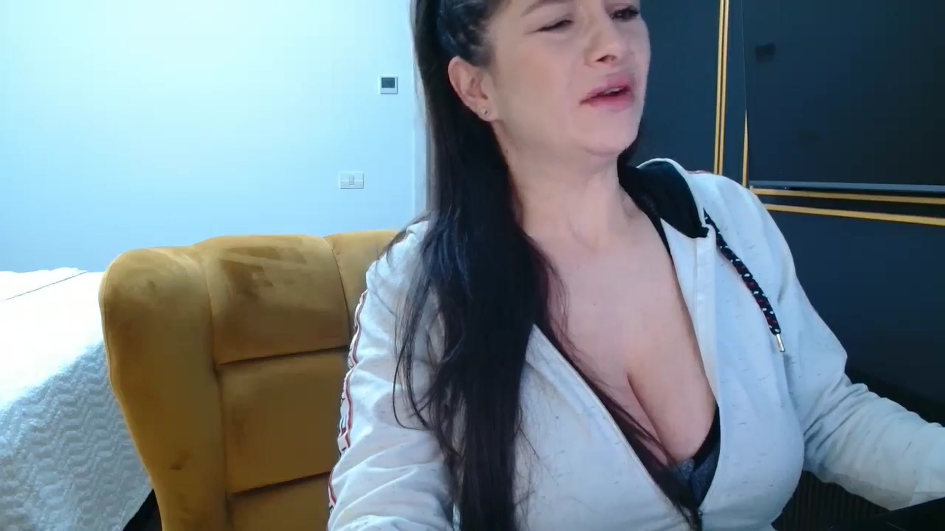 Gallery image thumbnail from LoryBell's myfreecams stream on, 03/13/2026, 24:01 image 13 of 20
