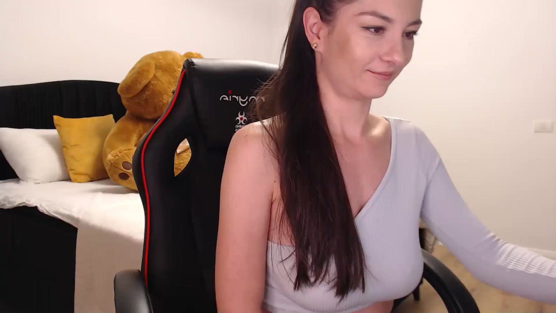 Gallery image thumbnail from LoryPresident's myfreecams stream on, 11/06/2024, 02:06 image 20 of 20
