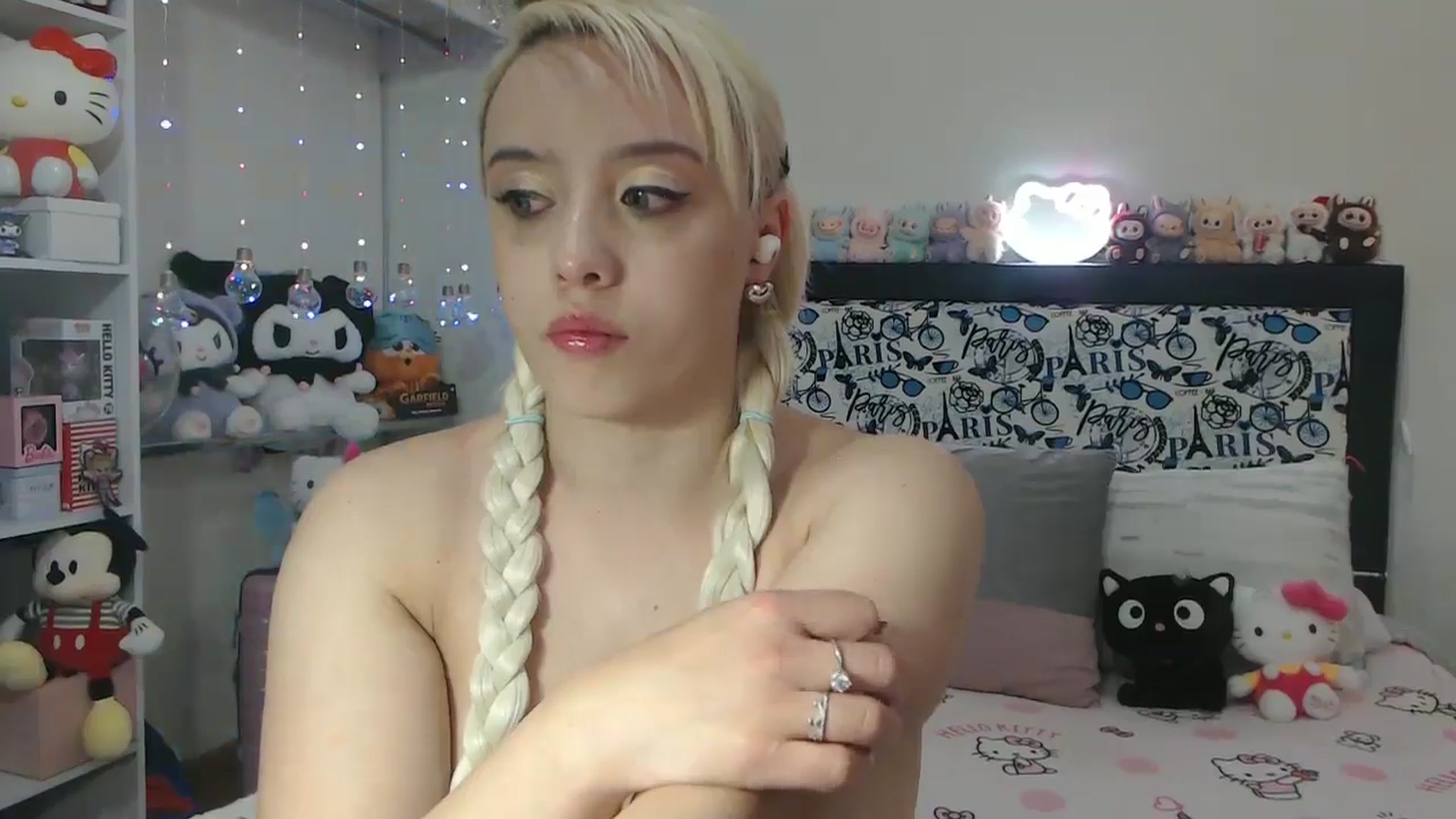 Gallery image thumbnail from Lorycupcake20's myfreecams stream on, 07/18/2025, 21:41 image 3 of 20