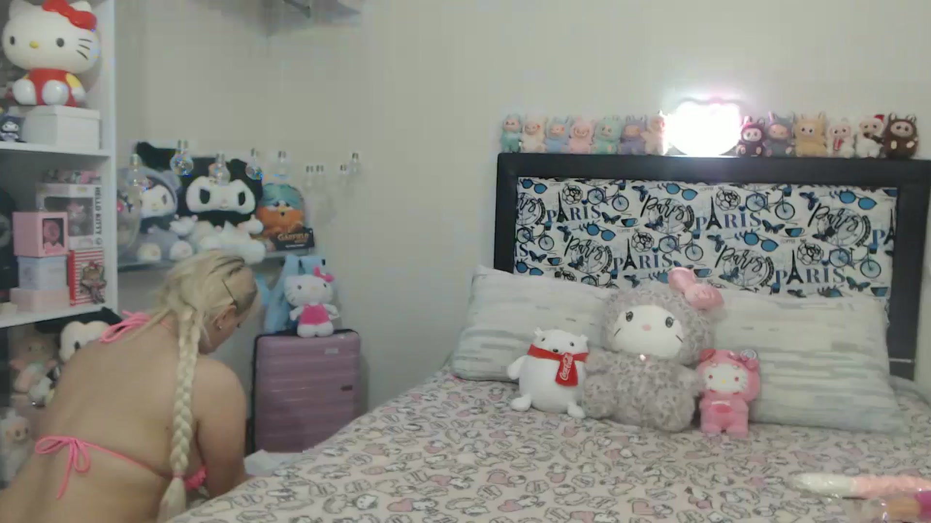 Gallery image thumbnail from Lorycupcake20's myfreecams stream on, 09/19/2025, 23:47 image 5 of 20
