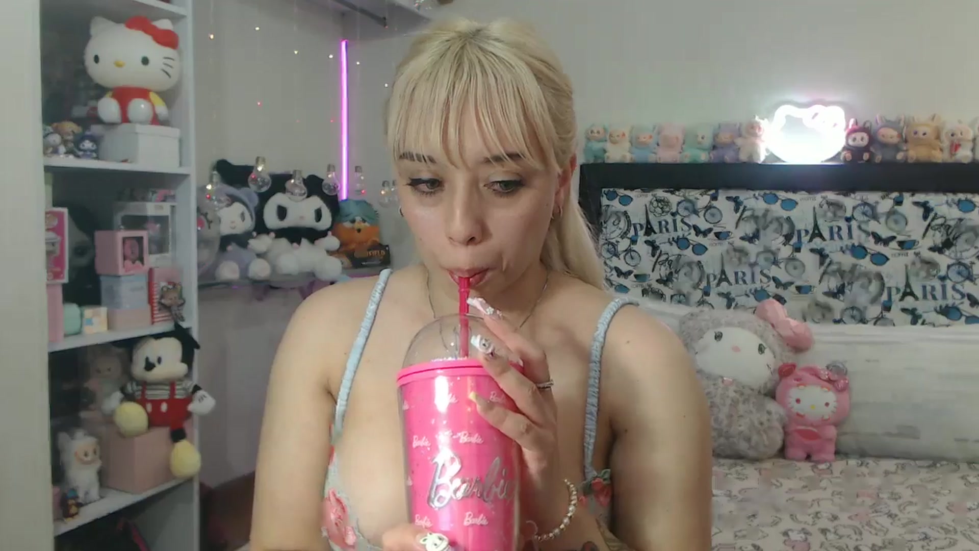 Gallery image thumbnail from Lorycupcake20's myfreecams stream on, 10/09/2025, 03:59 image 15 of 20