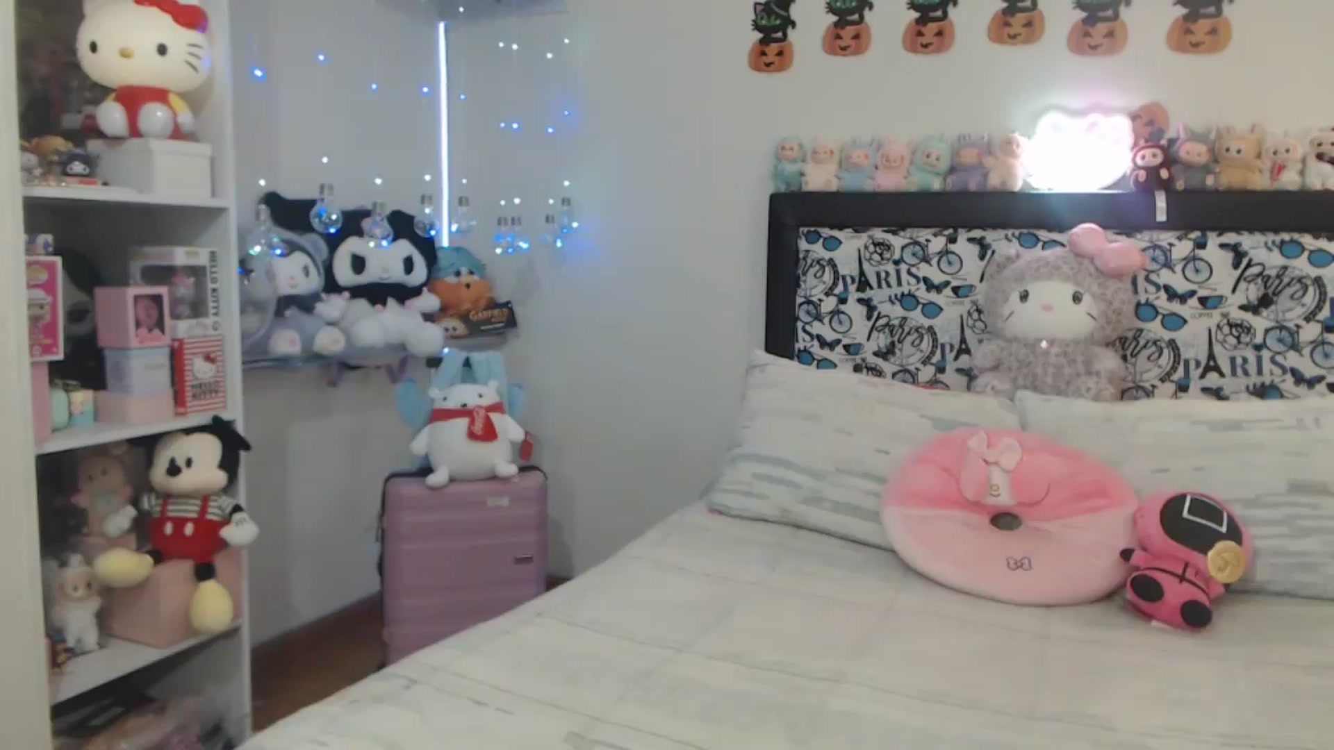 Gallery image thumbnail from Lorycupcake20's myfreecams stream on, 11/12/2025, 07:07 image 19 of 20