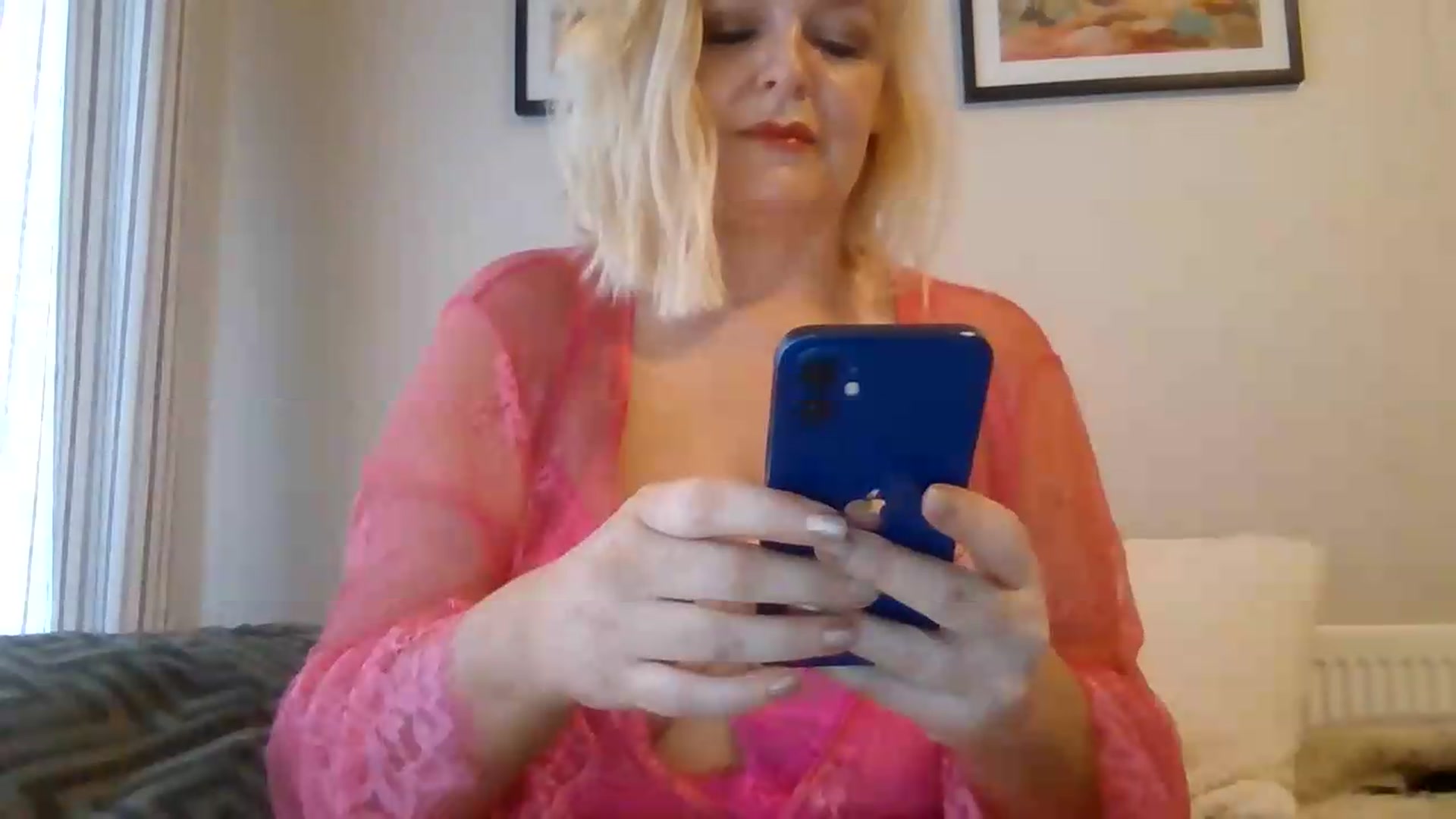 Gallery image thumbnail from LottieLowe's myfreecams stream on, 08/16/2026, 09:24 image 18 of 20