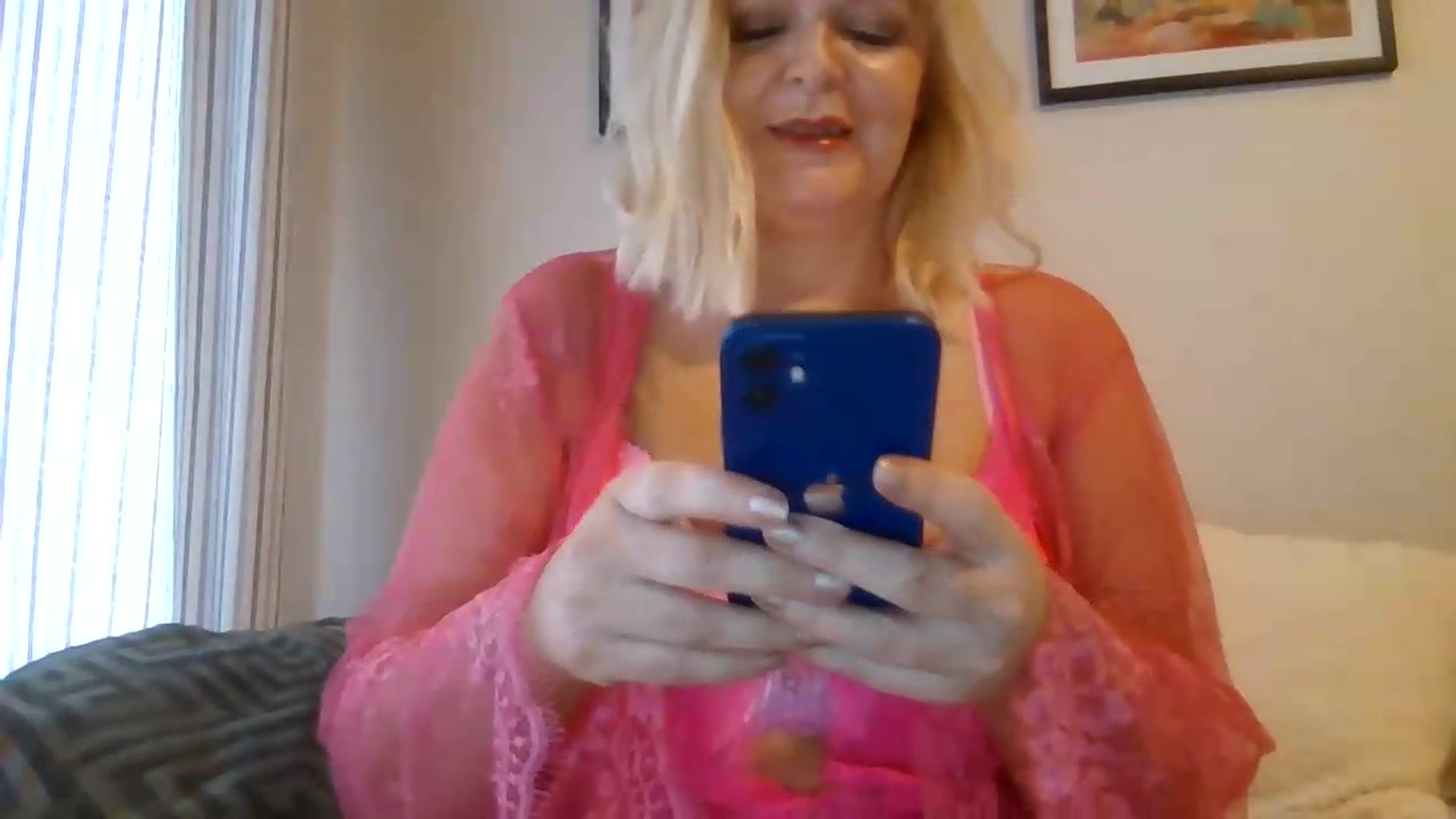 Gallery image thumbnail from LottieLowe's myfreecams stream on, 08/16/2026, 09:24 image 5 of 20