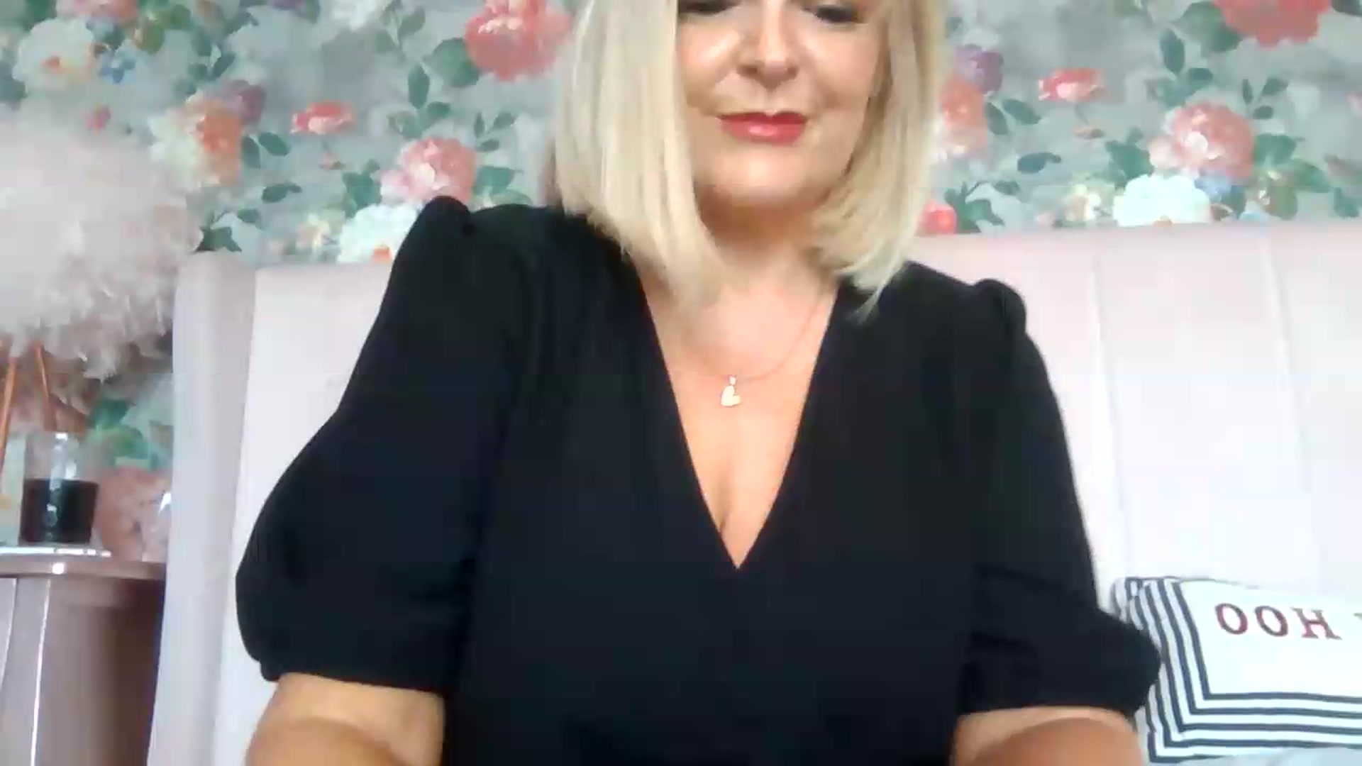 Gallery image thumbnail from LottieLowe's myfreecams stream on, 09/10/2026, 13:12 image 9 of 20
