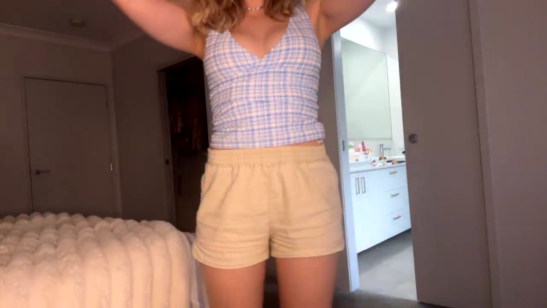 Gallery image thumbnail from Lotttiee's myfreecams stream on, 09/12/2026, 02:05 image 7 of 20